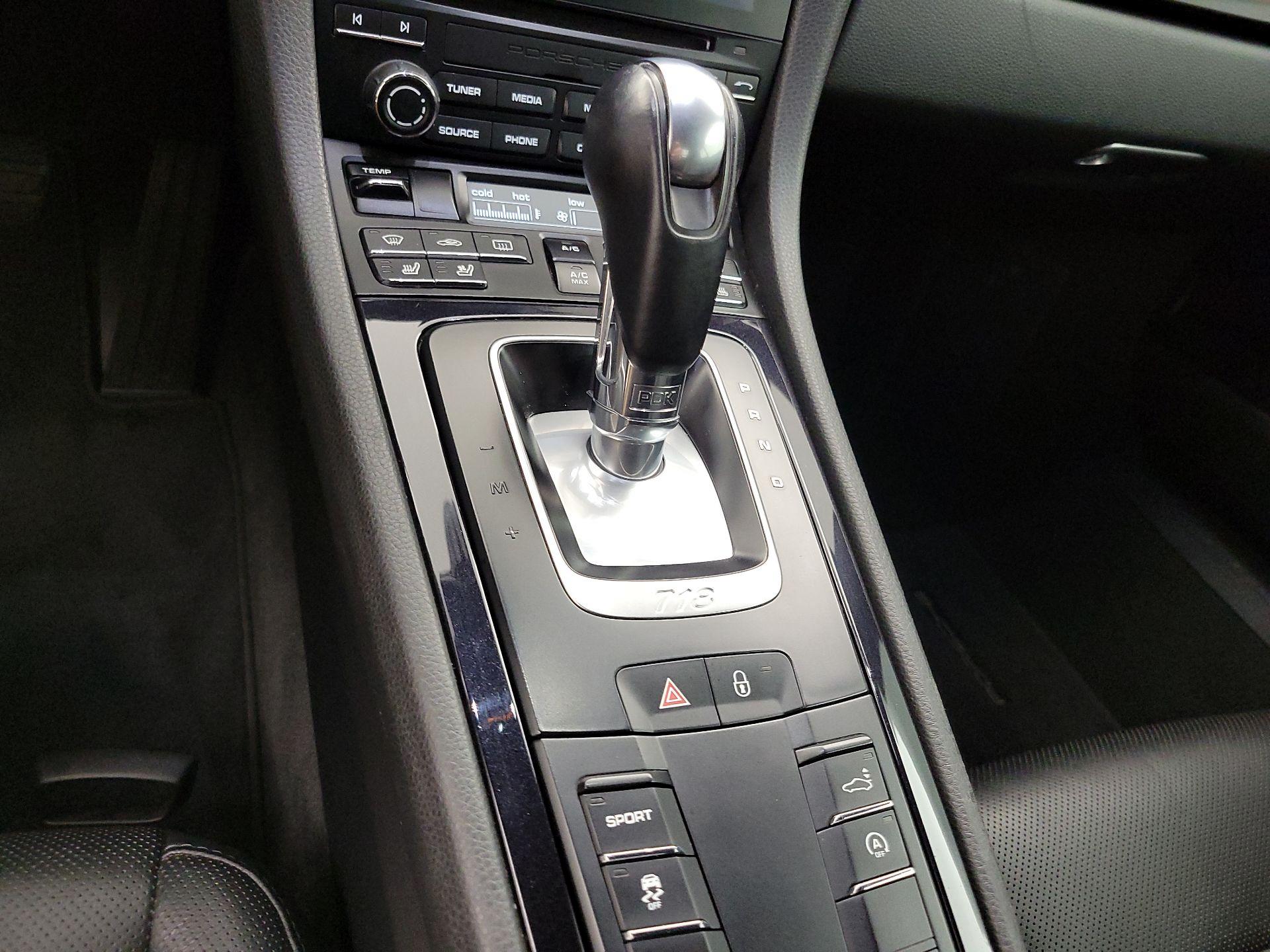 Thumbnail: 2018 Porsche 718 Cayman - 17