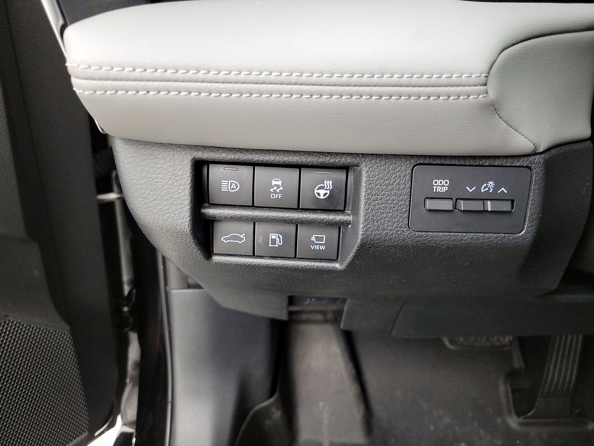 Thumbnail: 2019 Toyota Avalon - 13