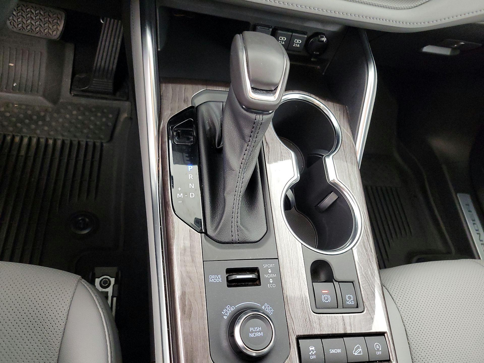 Thumbnail: 2021 Toyota Highlander - 18