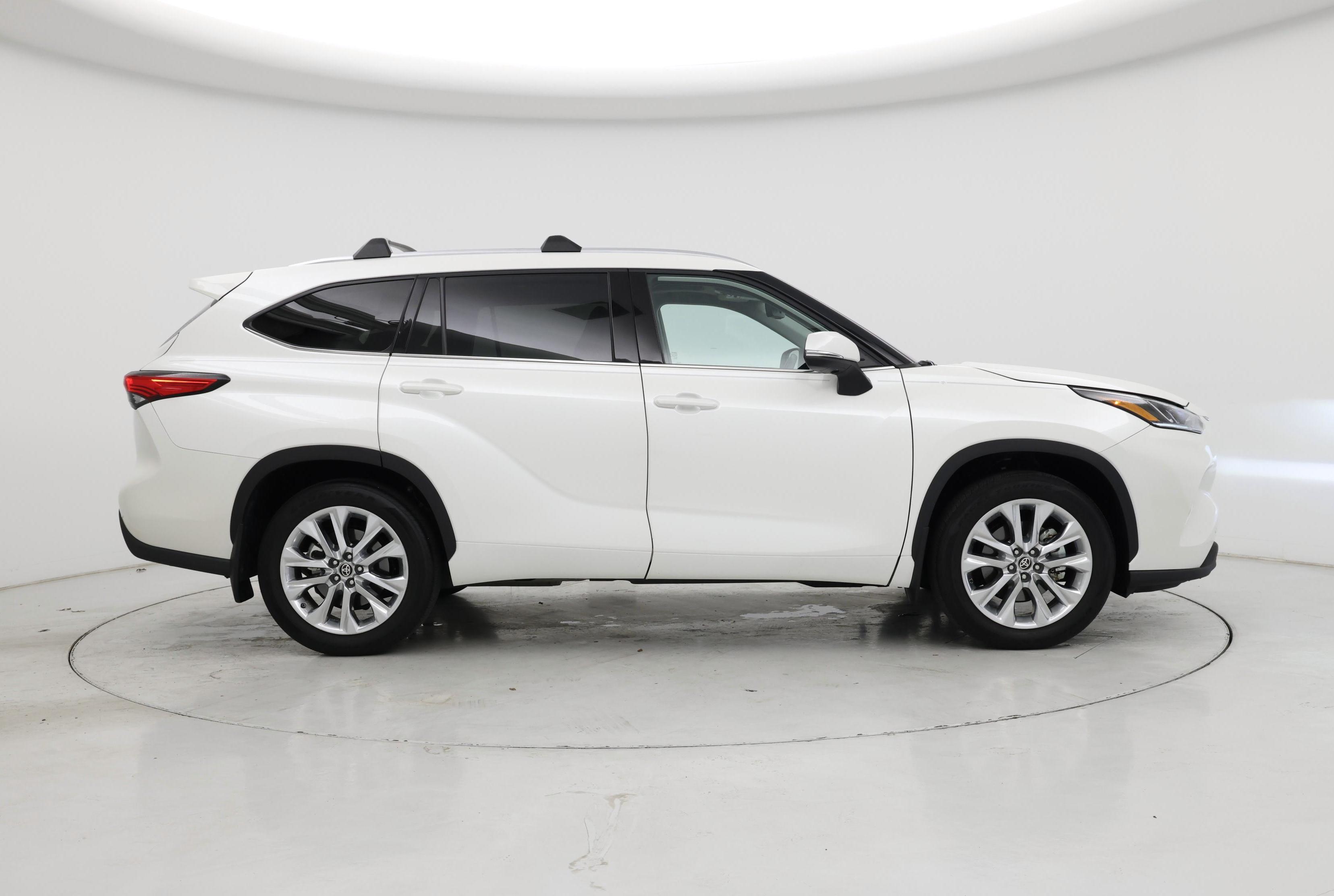 Thumbnail: 2021 Toyota Highlander - 7