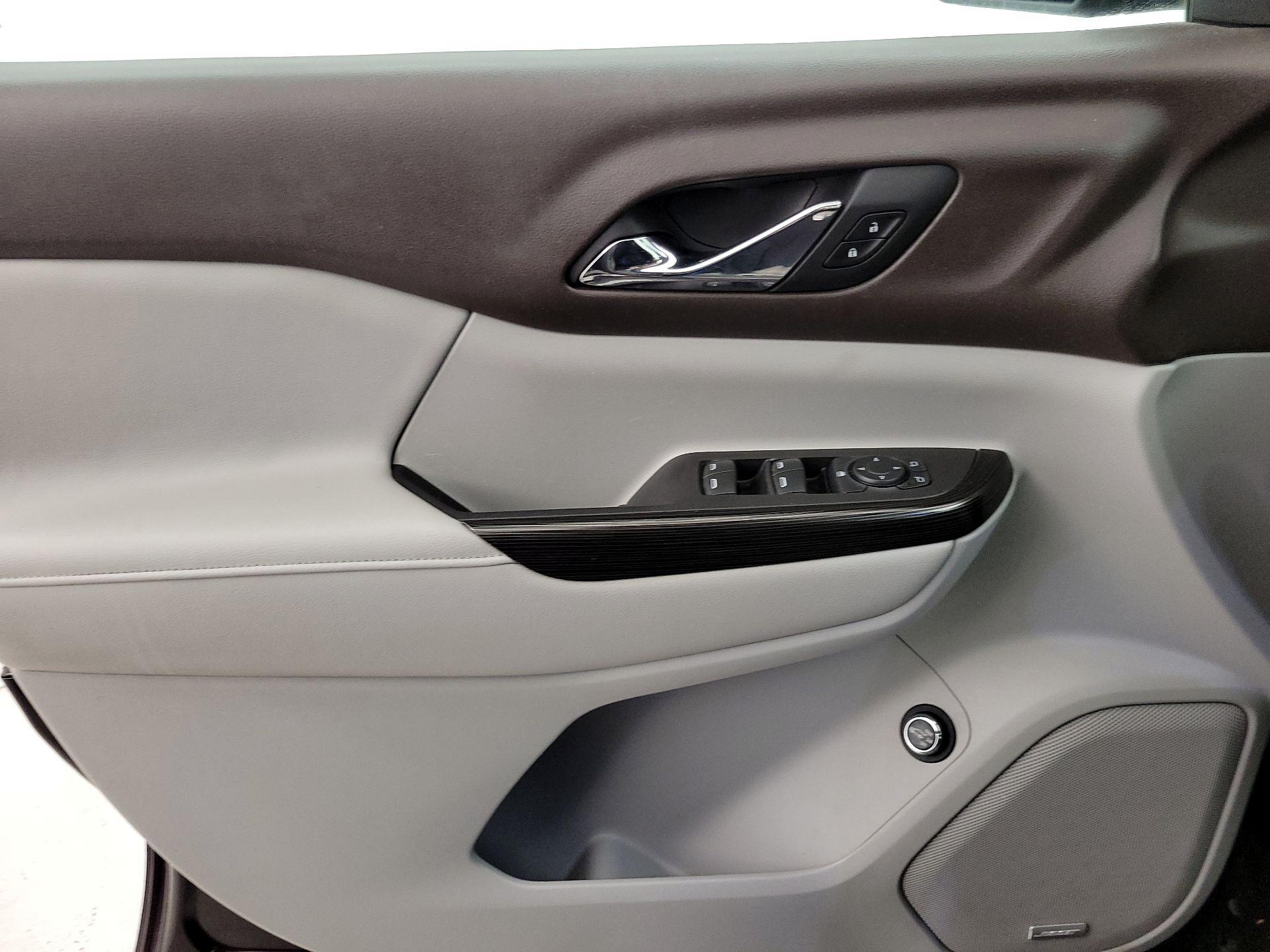 Thumbnail: 2018 GMC Acadia - 12