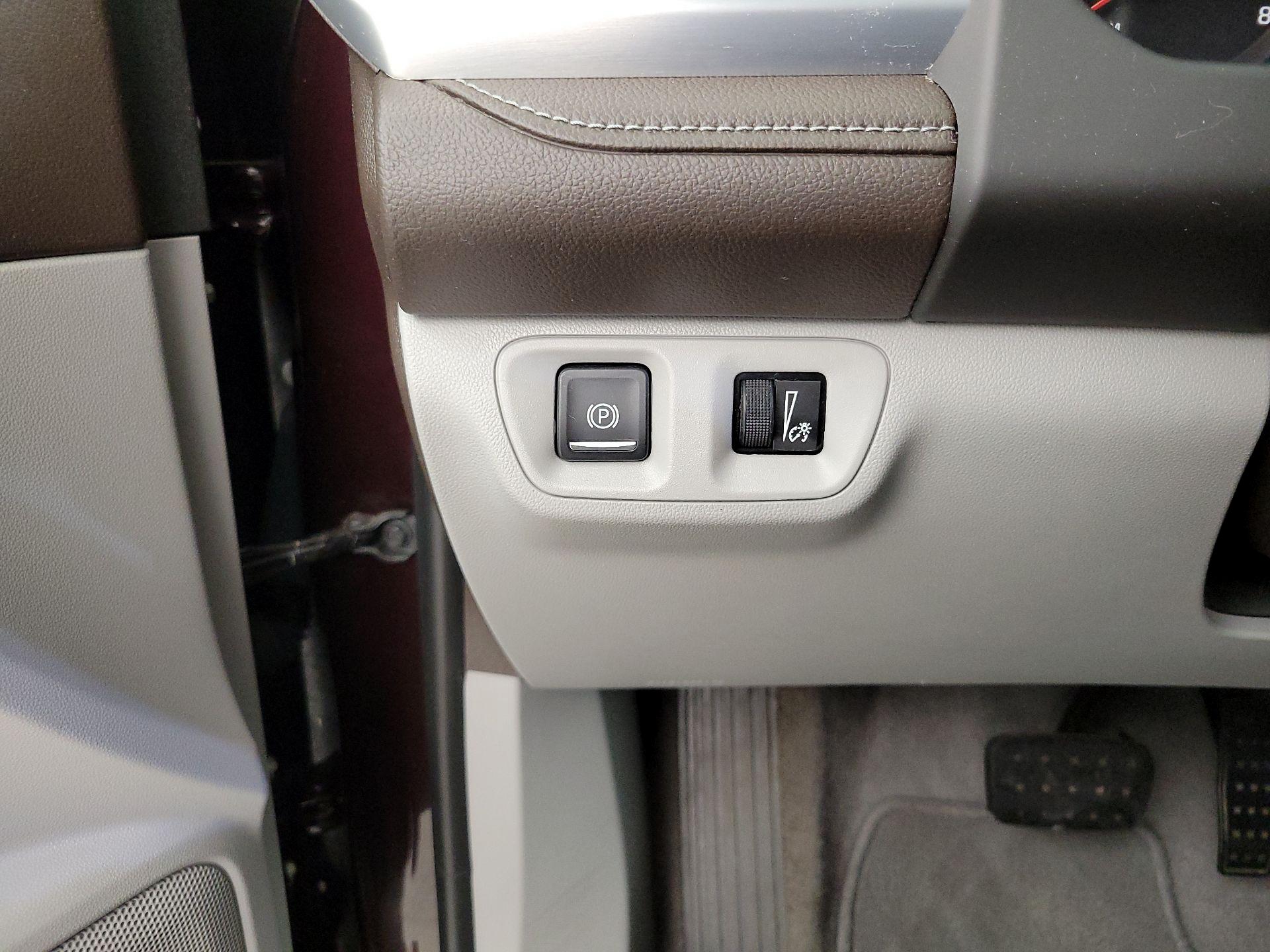 Thumbnail: 2018 GMC Acadia - 13