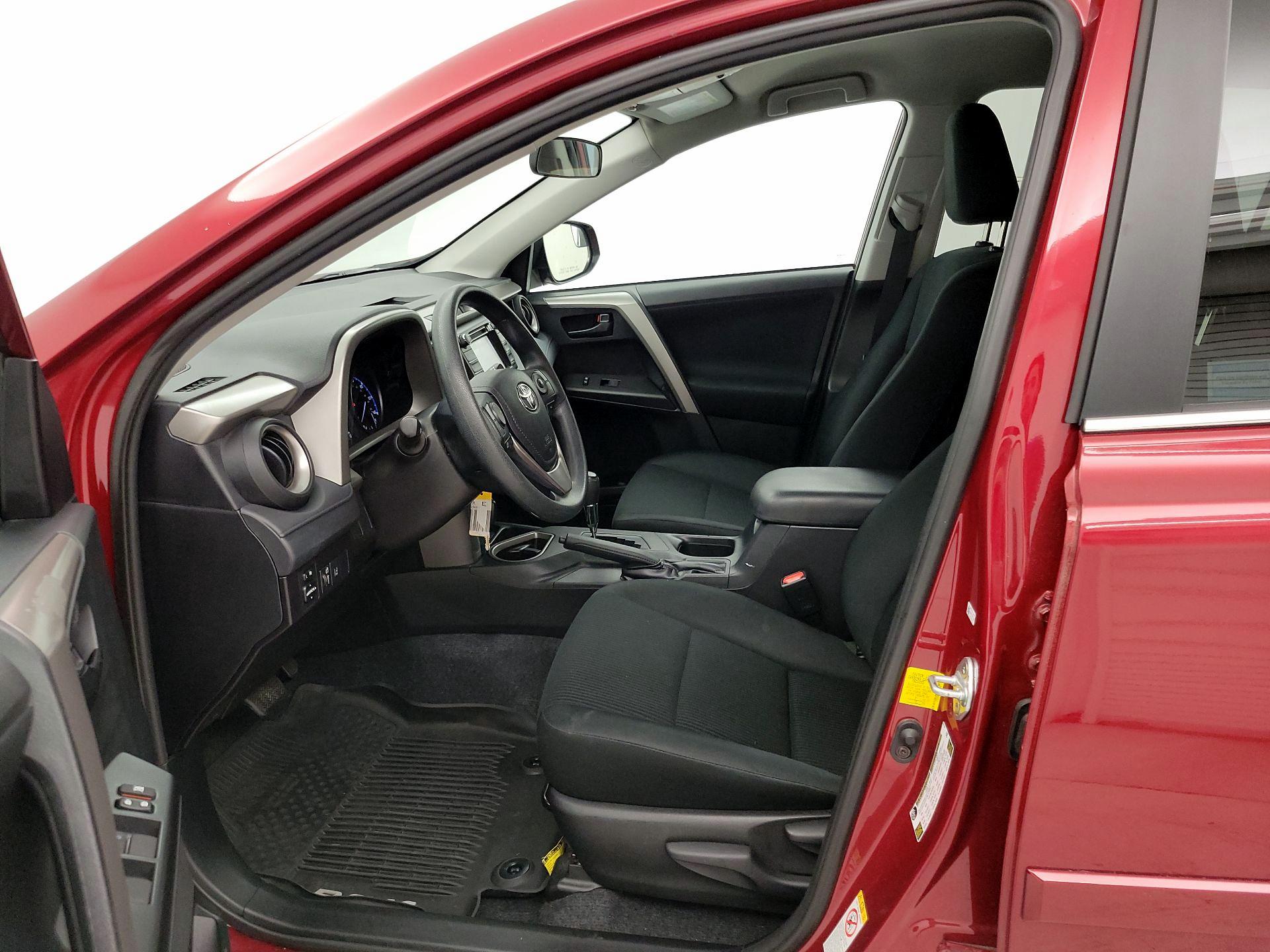 Thumbnail: 2018 Toyota RAV4 - 11