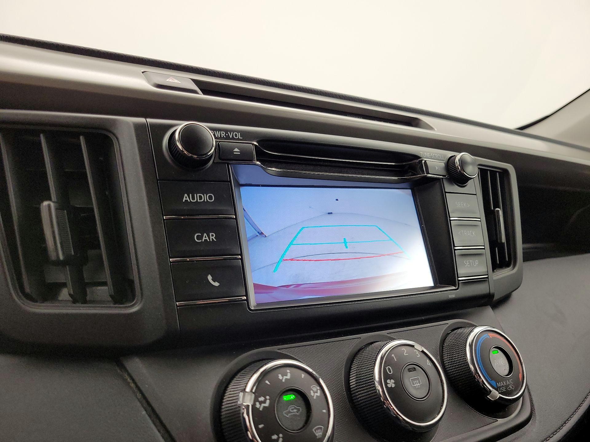 Thumbnail: 2018 Toyota RAV4 - 14