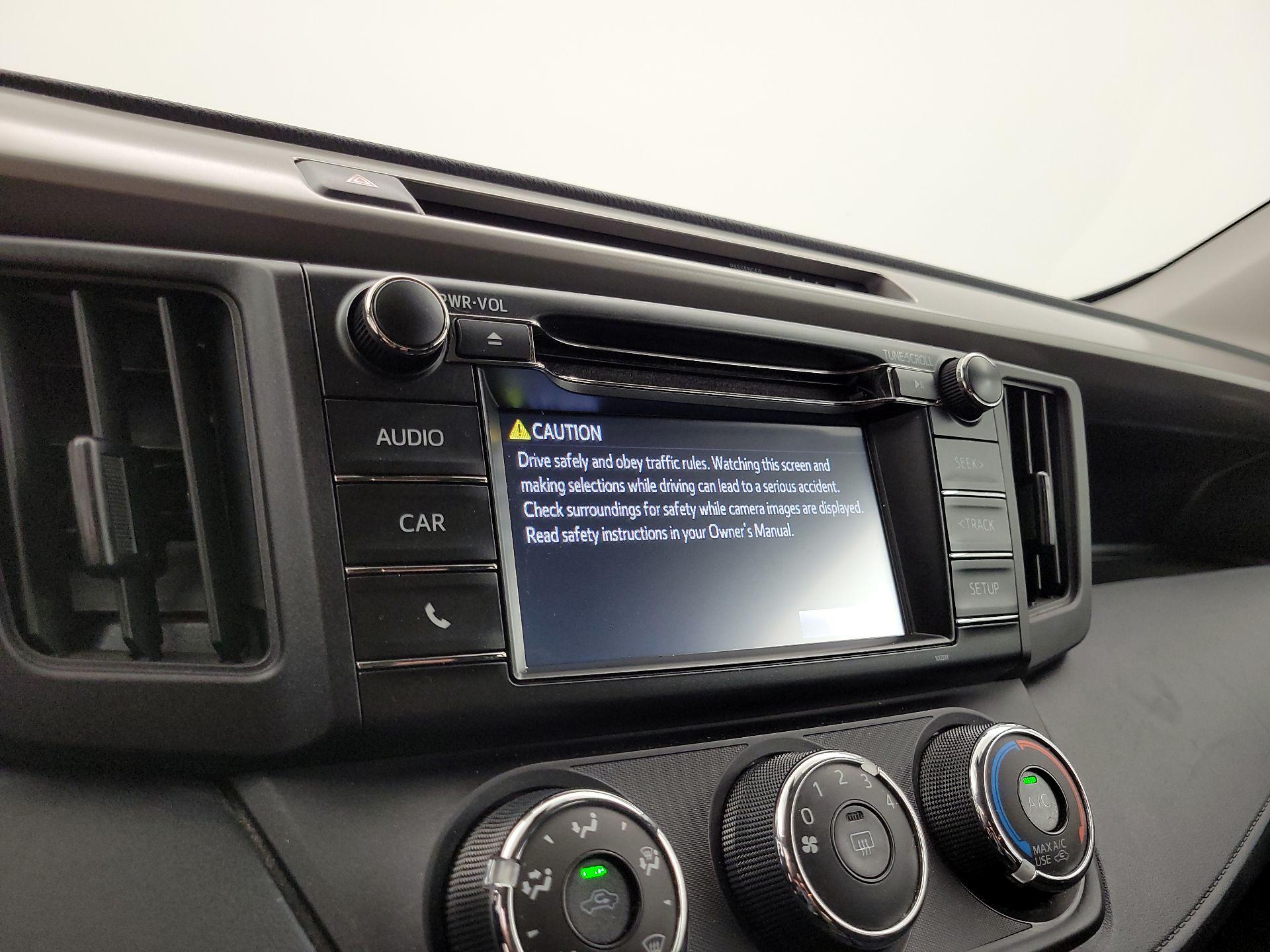 Thumbnail: 2018 Toyota RAV4 - 15