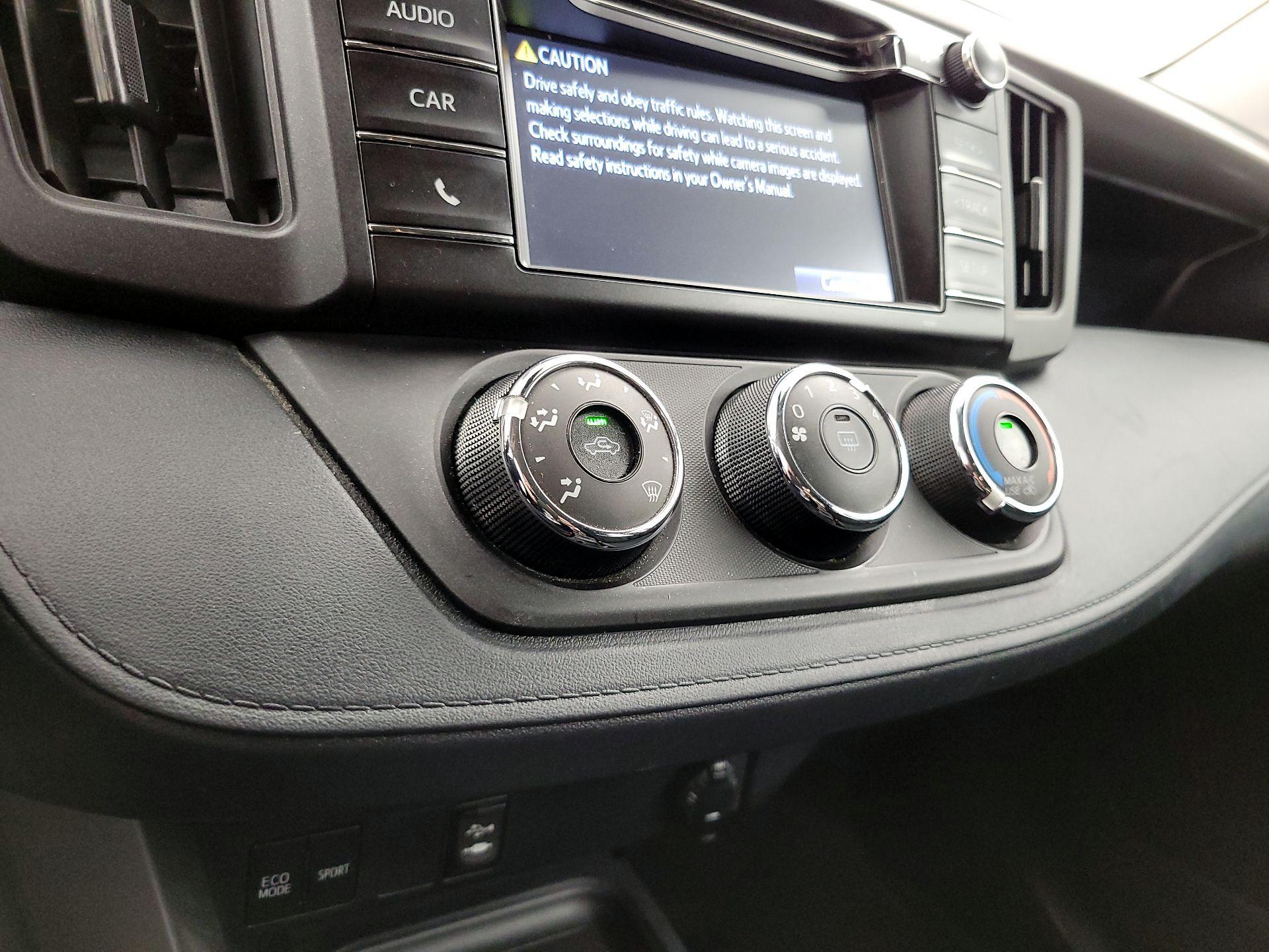 Thumbnail: 2018 Toyota RAV4 - 16