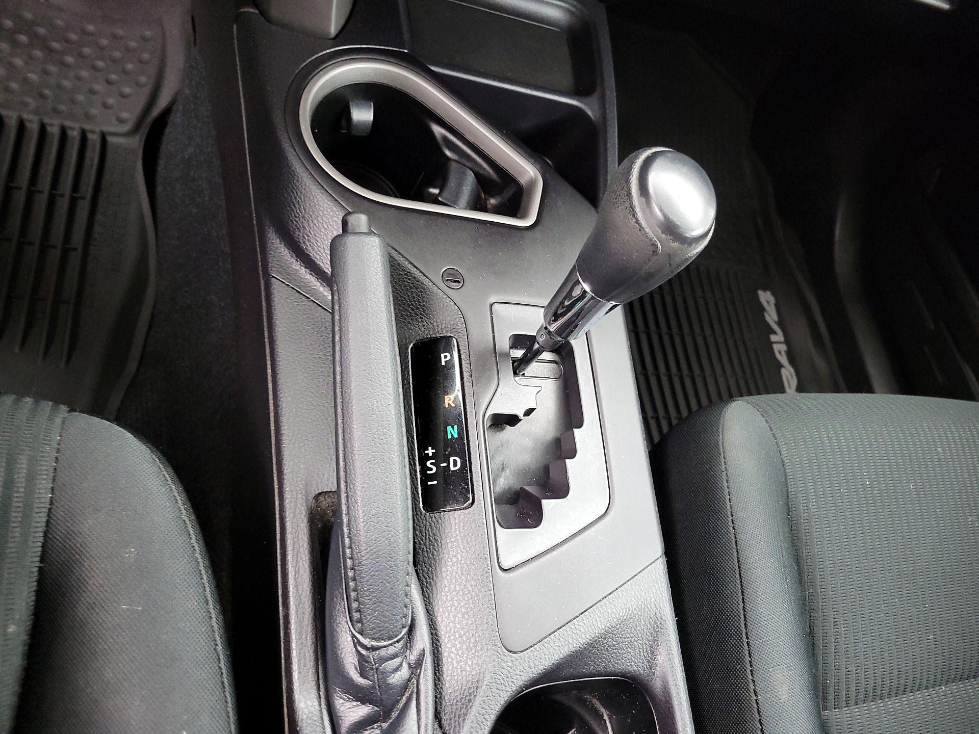 Thumbnail: 2018 Toyota RAV4 - 17