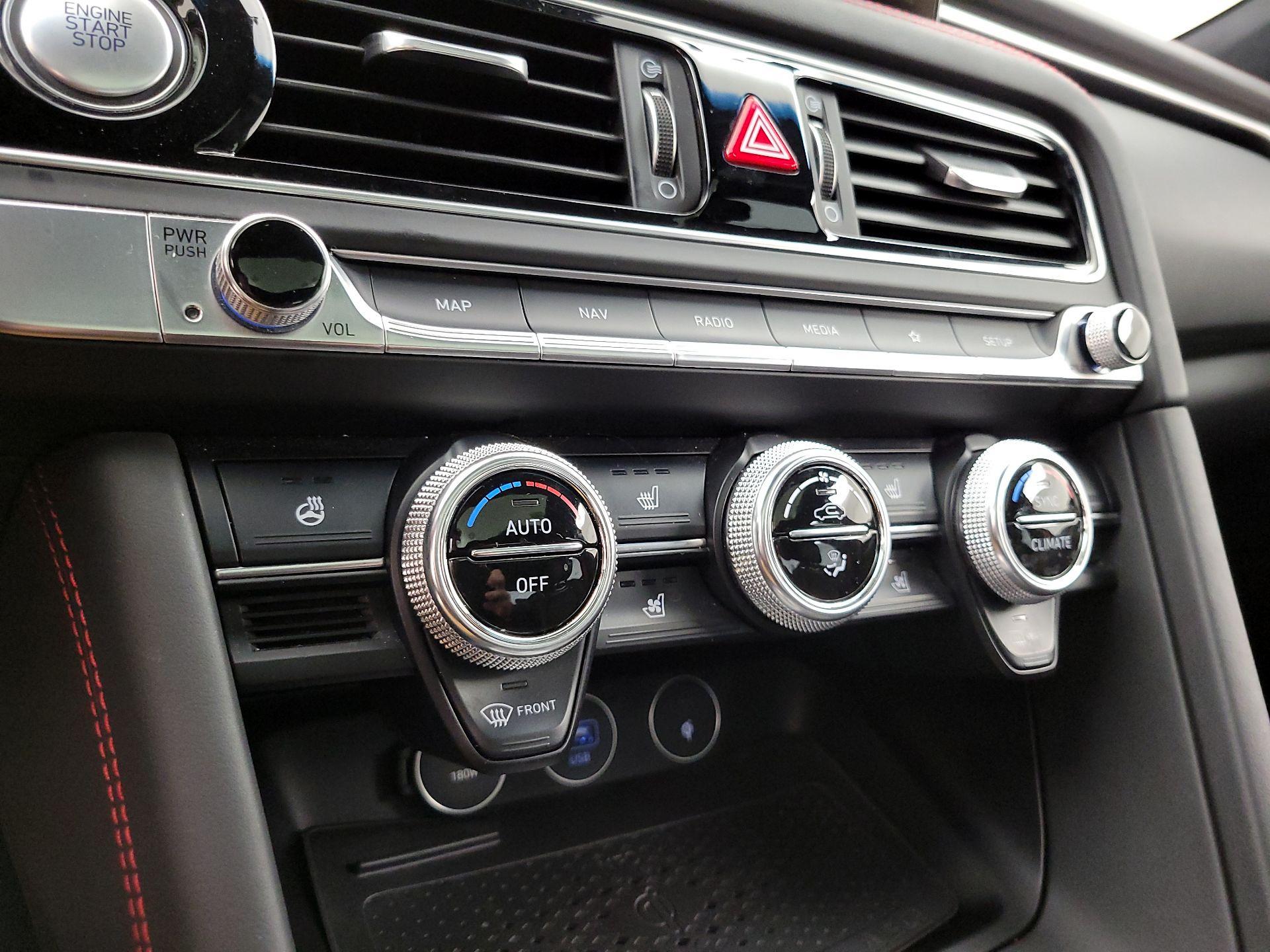 Thumbnail: 2022 Genesis G70 - 17