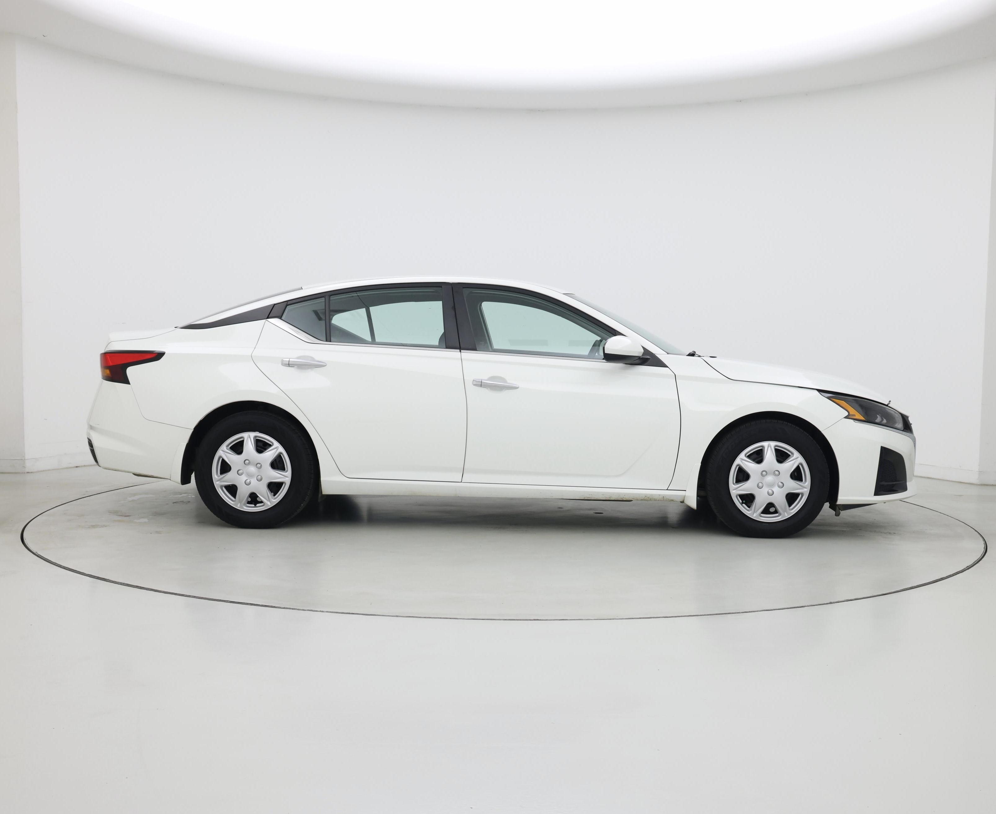 Thumbnail: 2023 Nissan Altima - 7