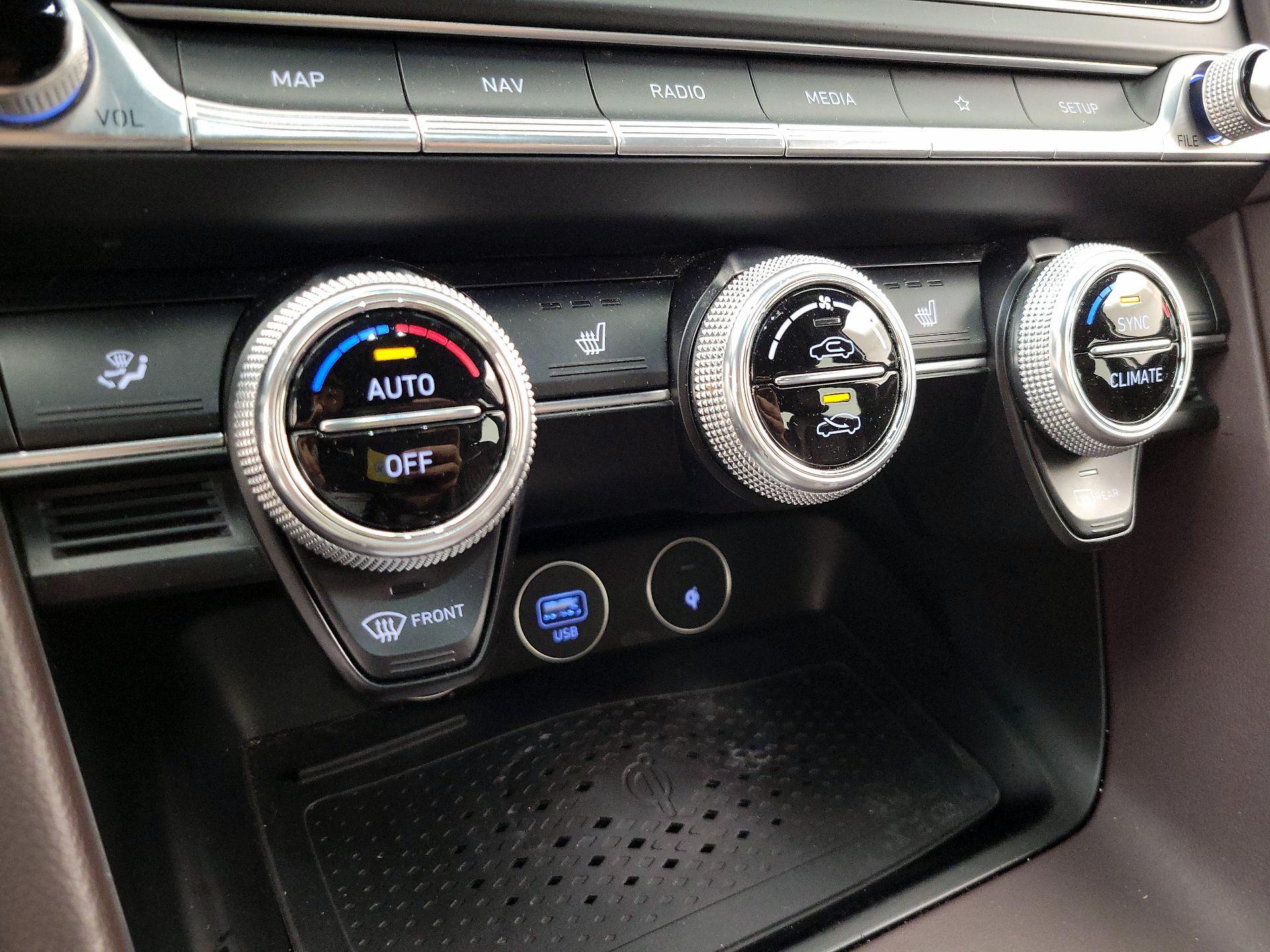 Thumbnail: 2022 Genesis G70 - 17