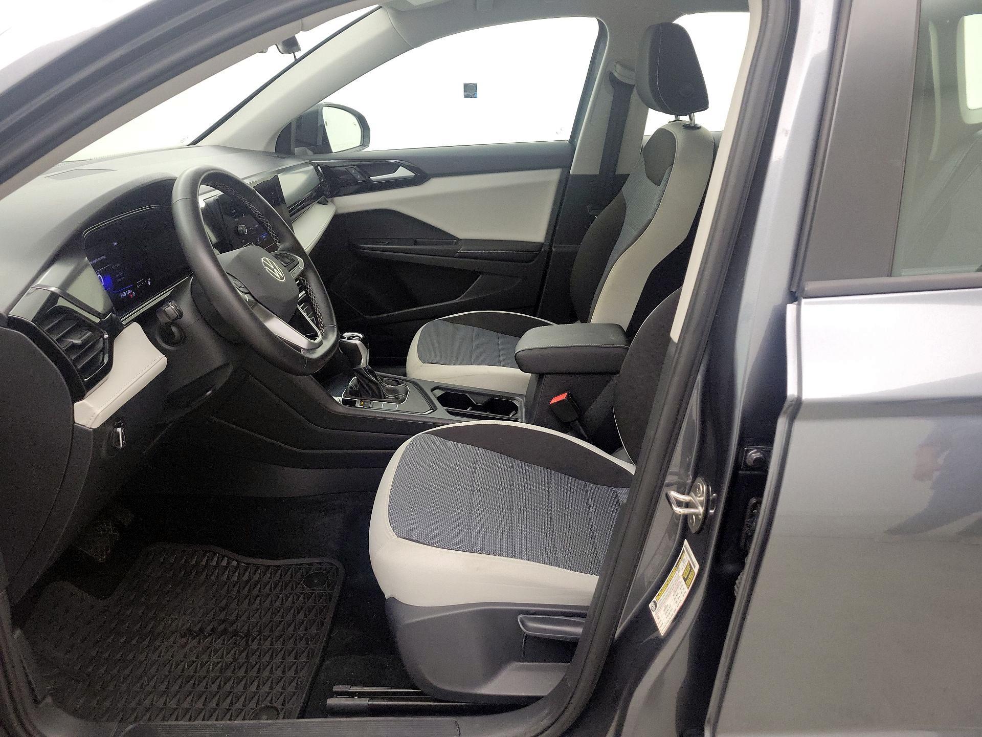 Thumbnail: 2025 Volkswagen Taos - 11