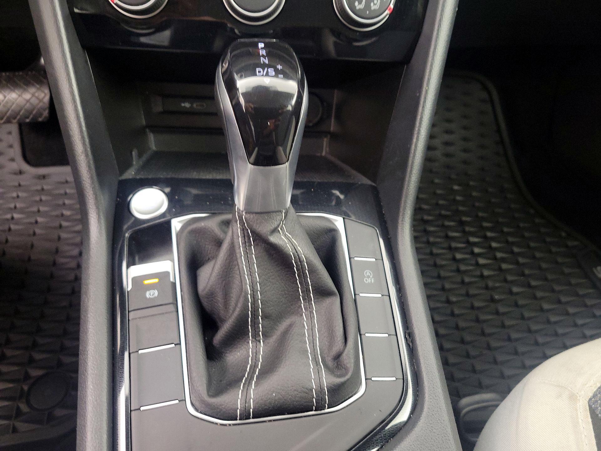 Thumbnail: 2025 Volkswagen Taos - 17