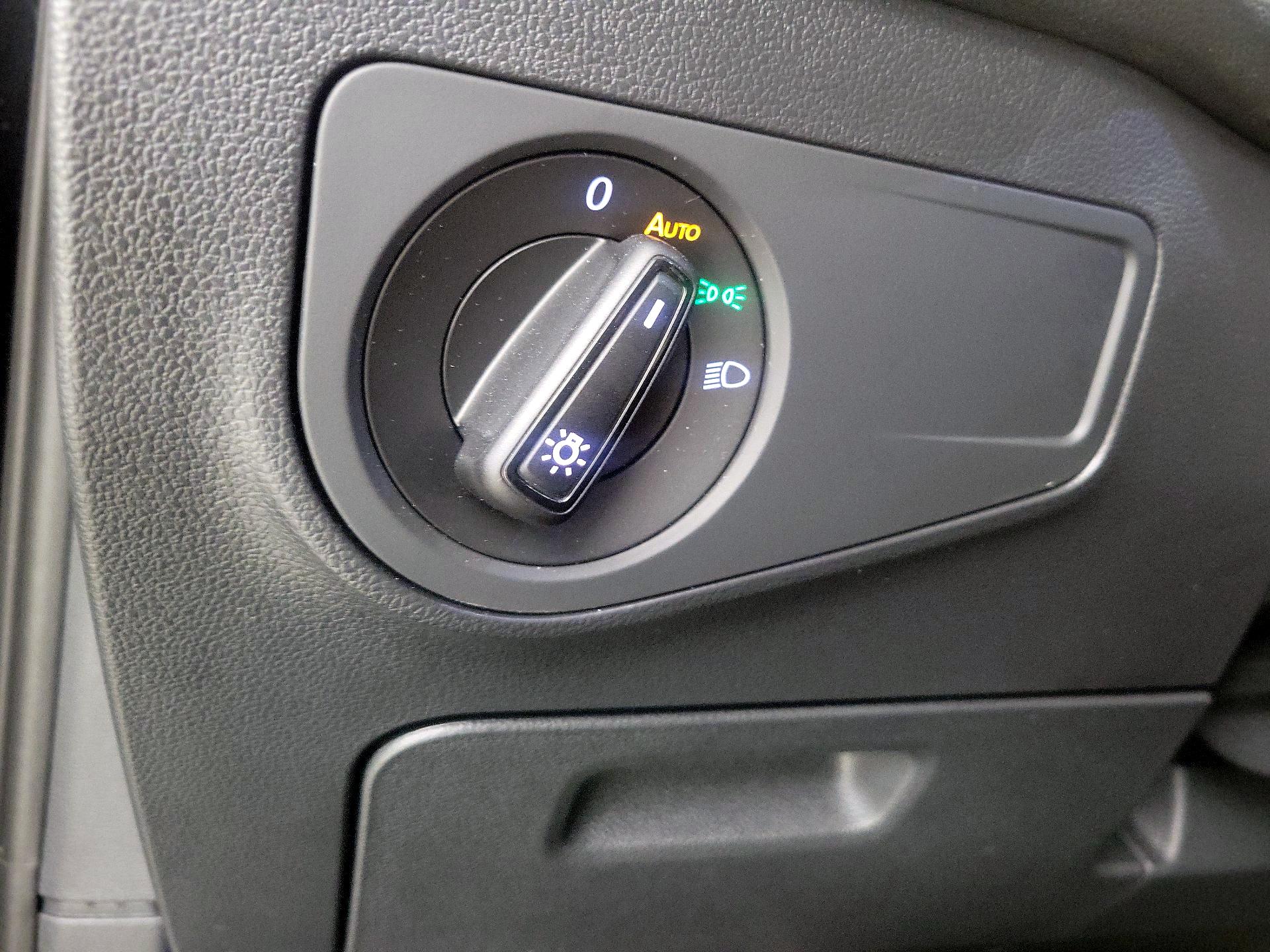 Thumbnail: 2023 Volkswagen Tiguan - 13