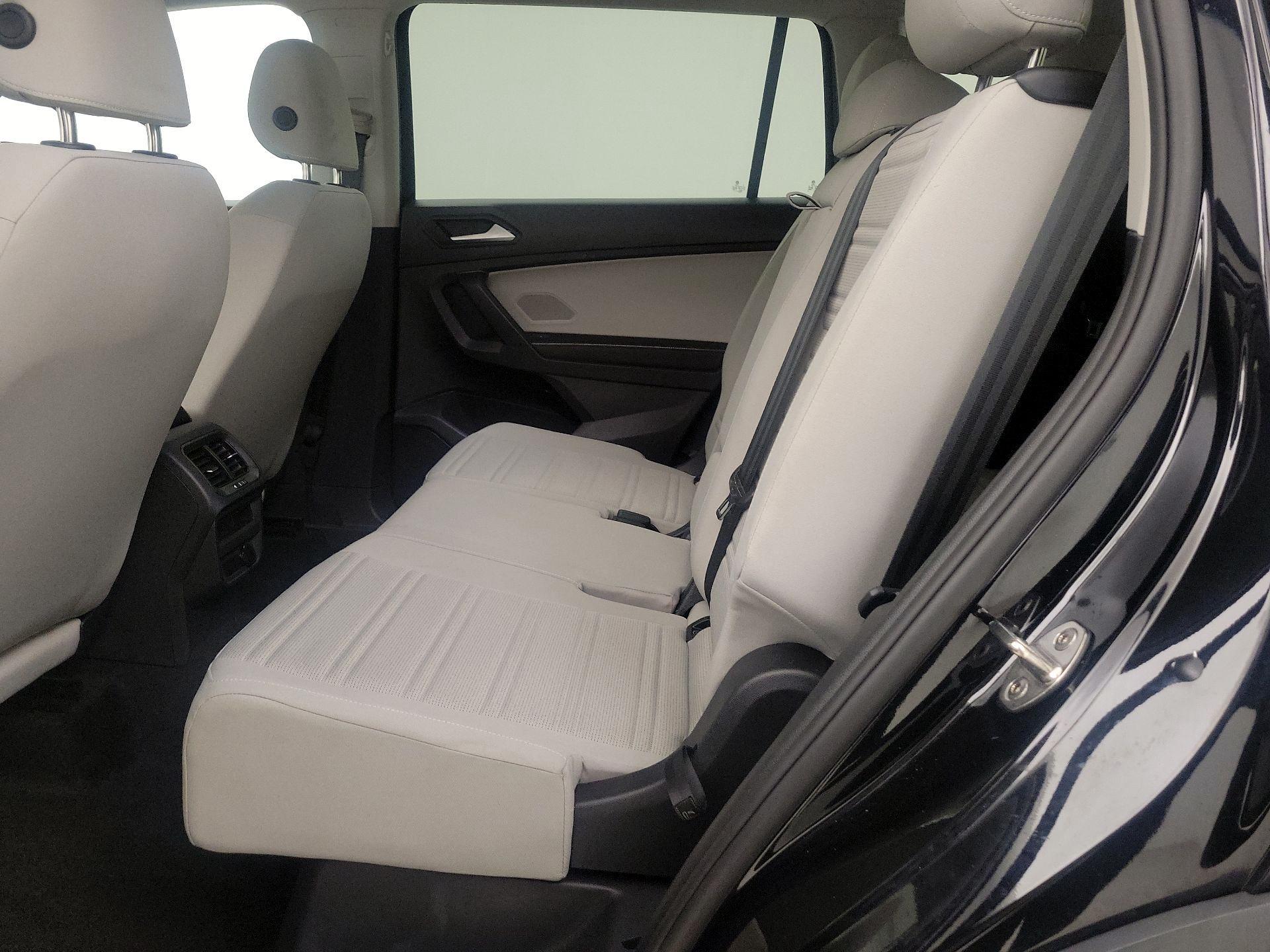 Thumbnail: 2023 Volkswagen Tiguan - 19