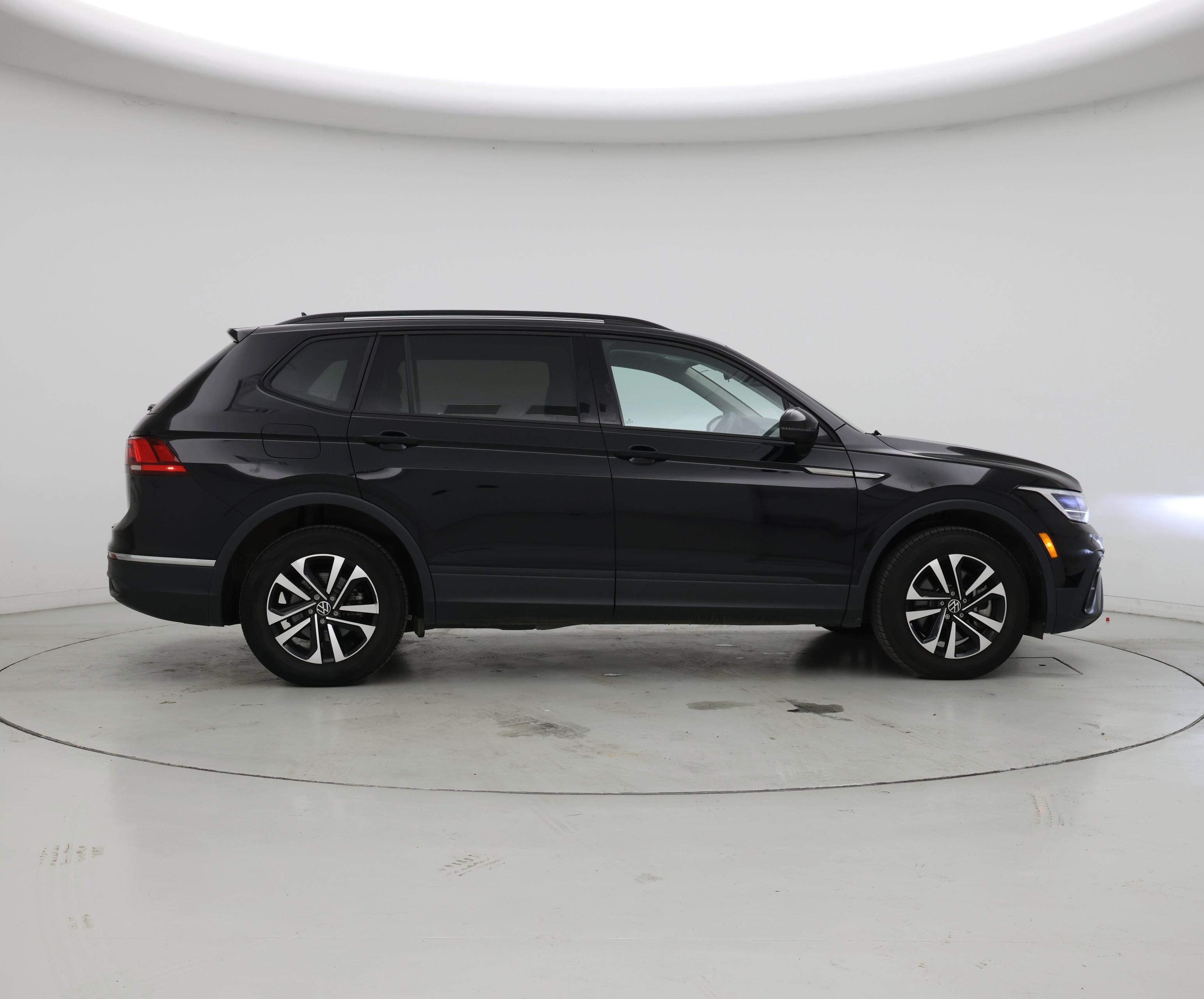 Thumbnail: 2023 Volkswagen Tiguan - 7