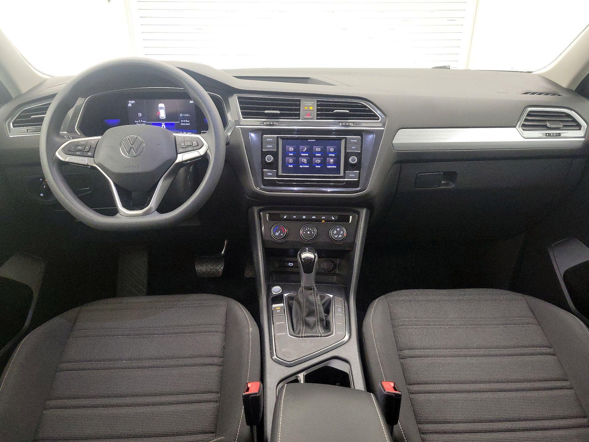 Thumbnail: 2022 Volkswagen Tiguan - 9