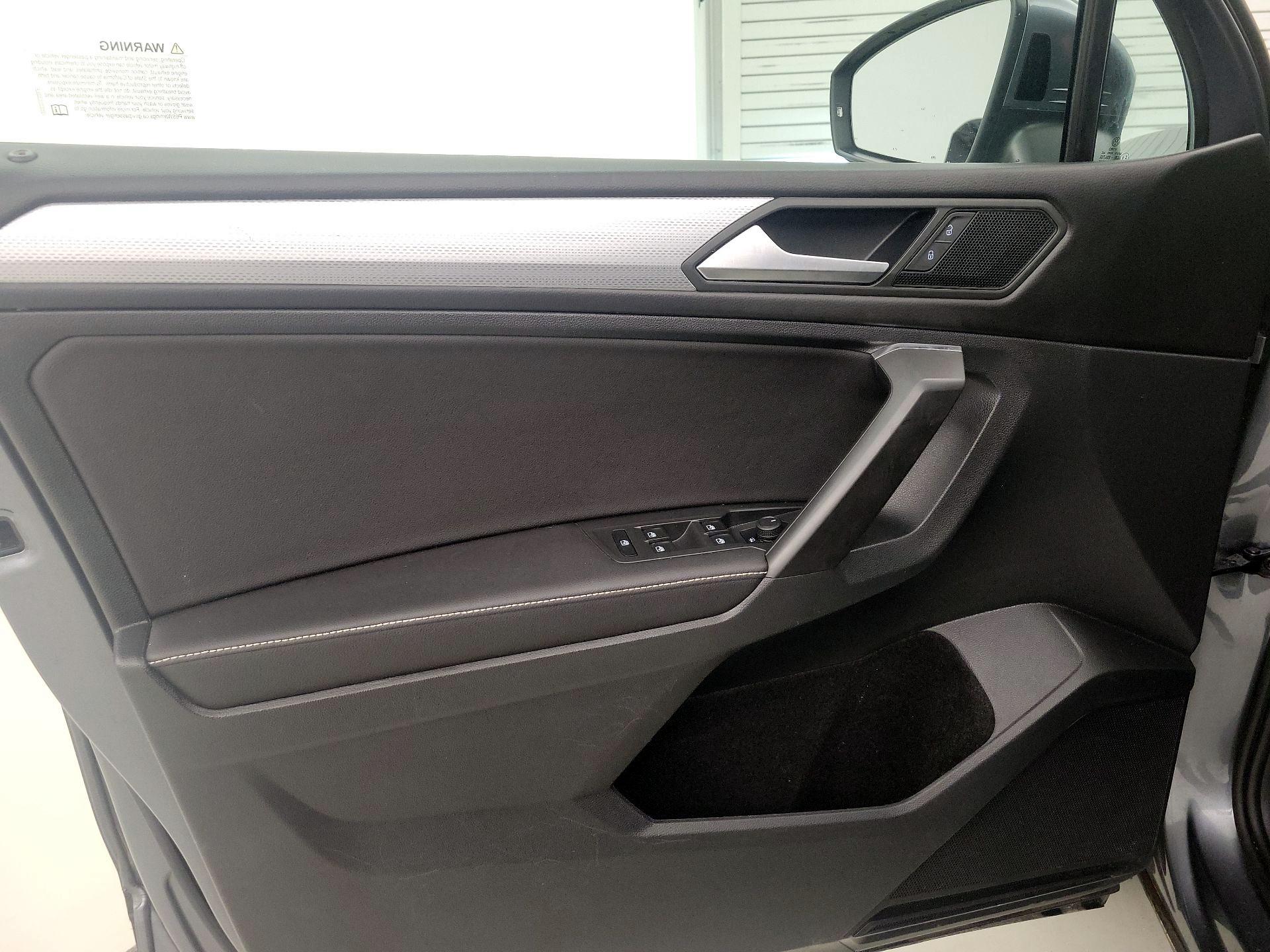 Thumbnail: 2022 Volkswagen Tiguan - 12