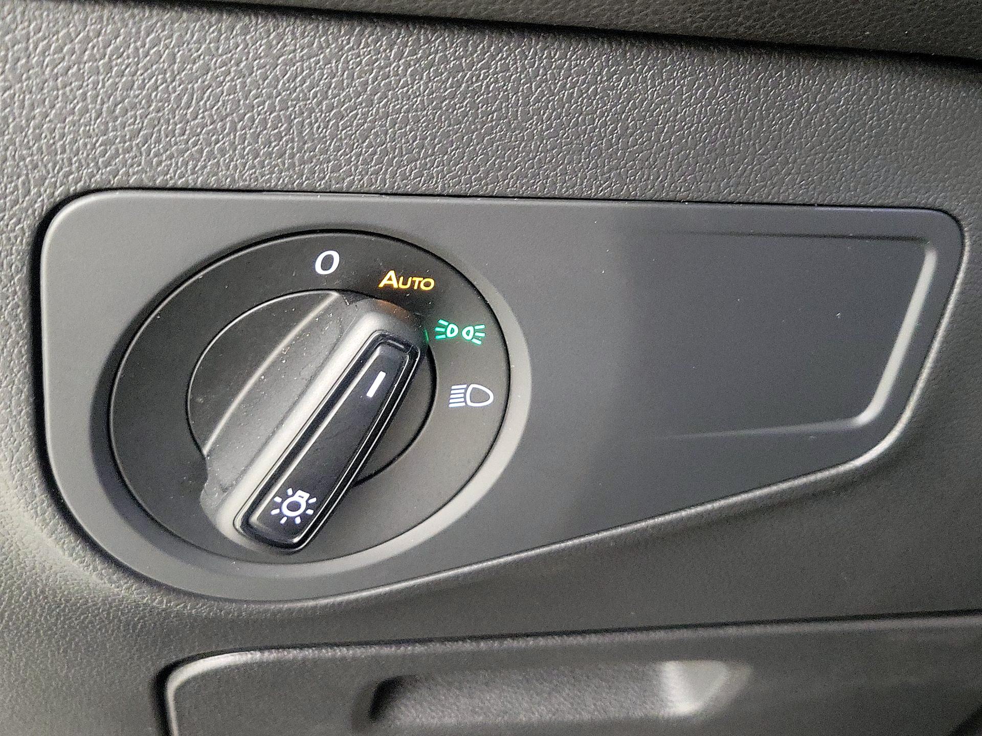 Thumbnail: 2022 Volkswagen Tiguan - 13