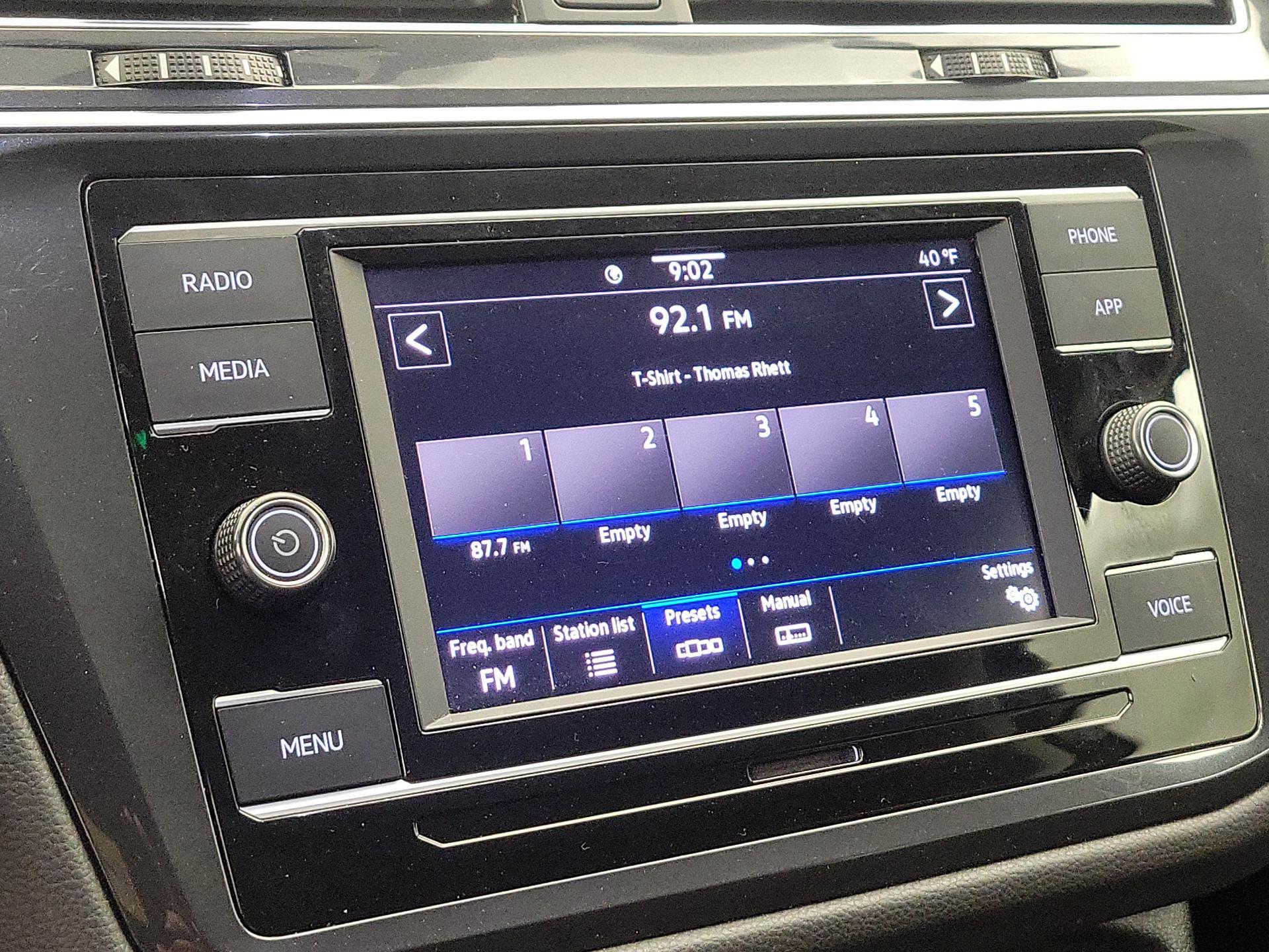 Thumbnail: 2022 Volkswagen Tiguan - 15