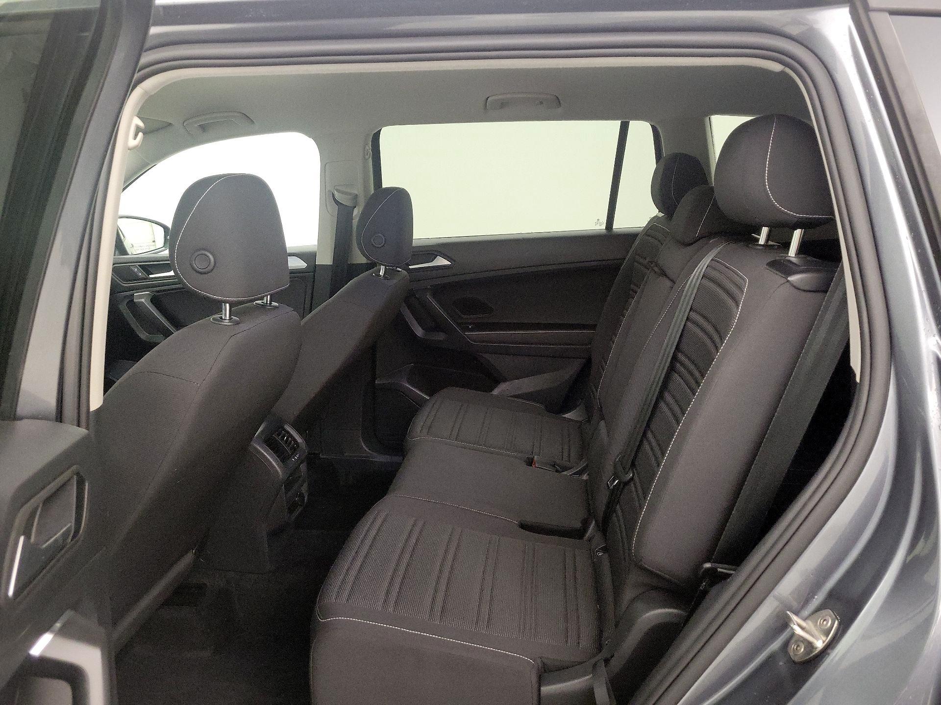 Thumbnail: 2022 Volkswagen Tiguan - 19