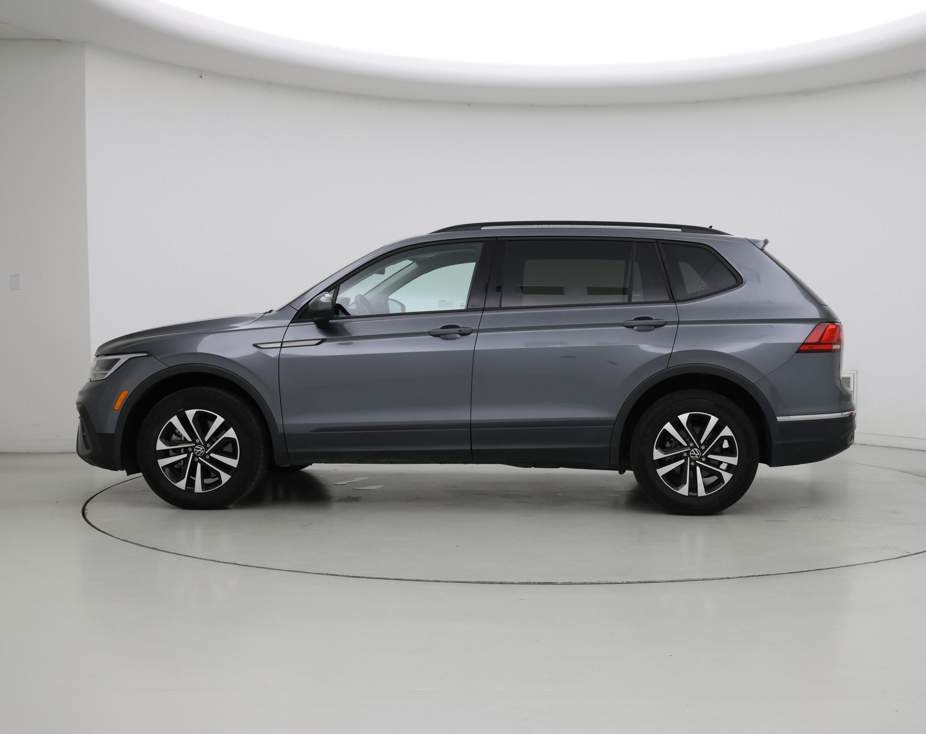 Thumbnail: 2022 Volkswagen Tiguan - 3