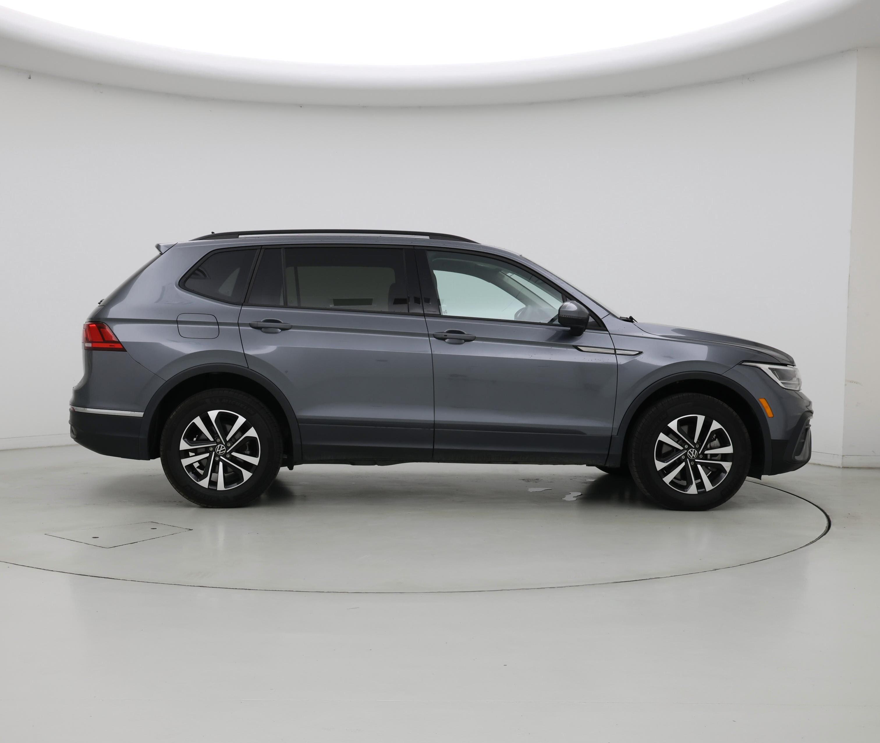 Thumbnail: 2022 Volkswagen Tiguan - 7