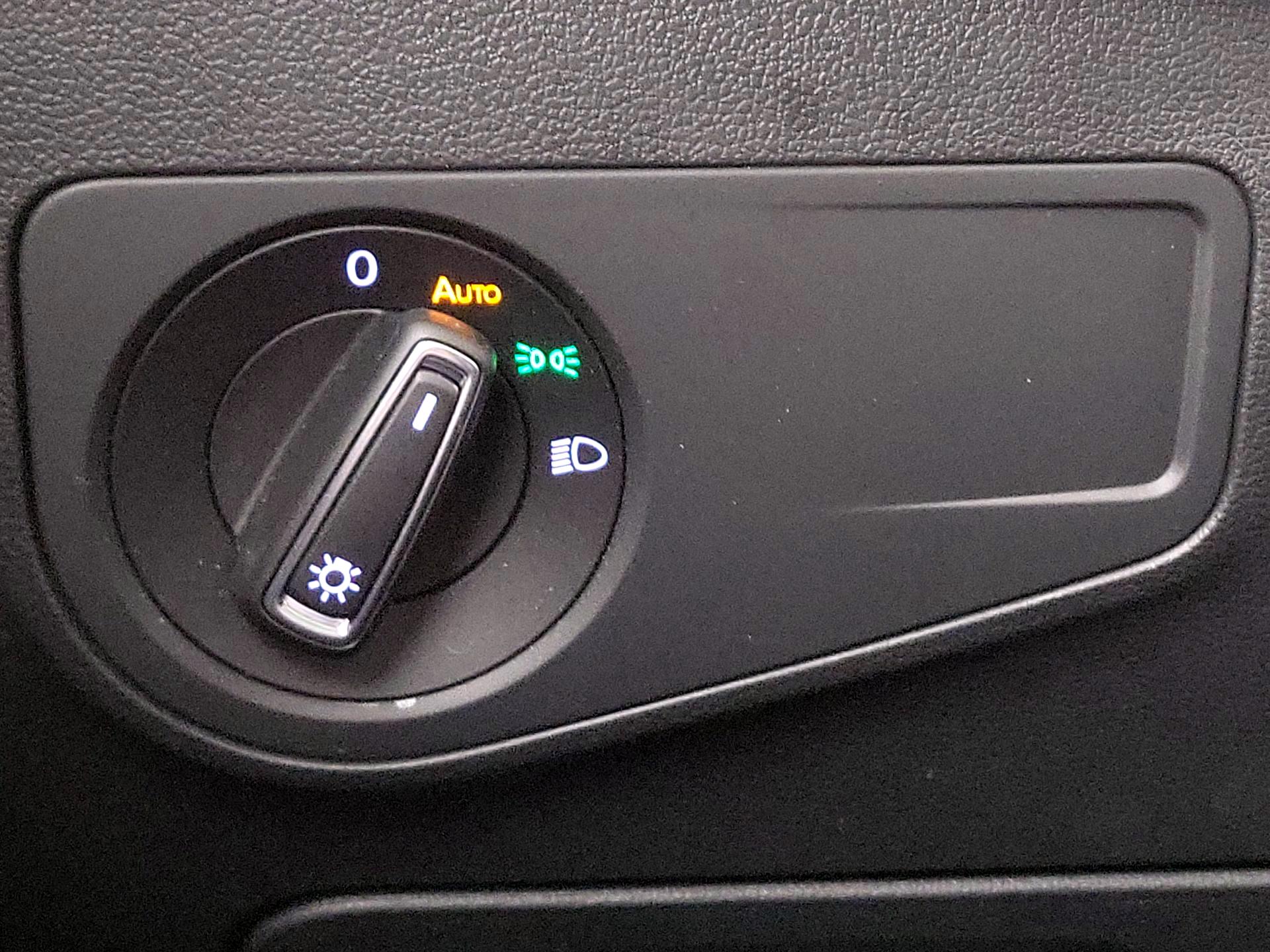 Thumbnail: 2023 Volkswagen Tiguan - 13