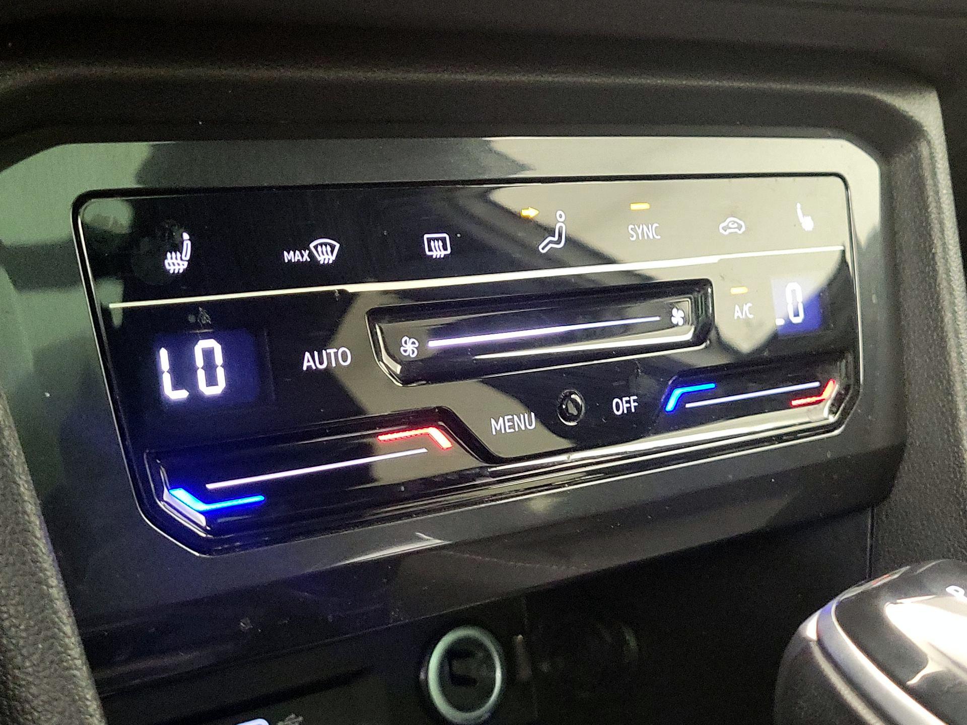 Thumbnail: 2023 Volkswagen Tiguan - 16