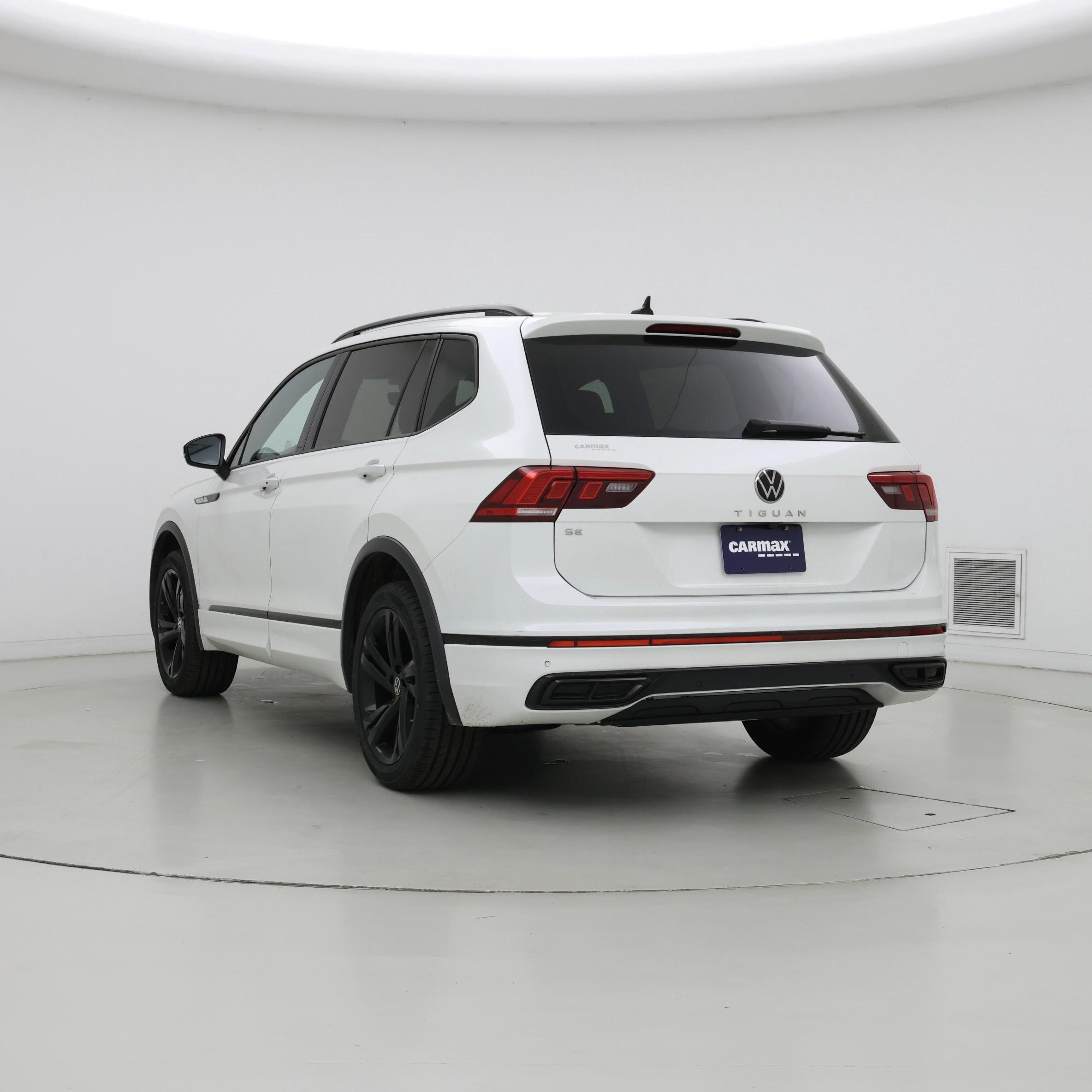 Thumbnail: 2023 Volkswagen Tiguan - 2