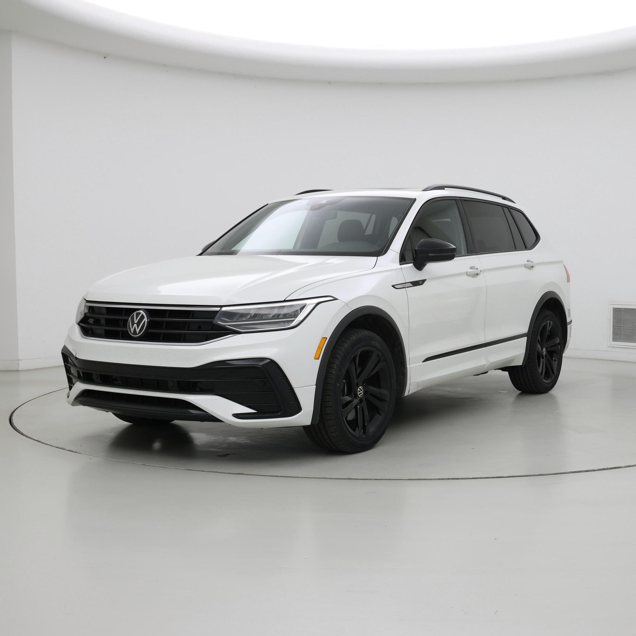 Thumbnail: 2023 Volkswagen Tiguan - 4