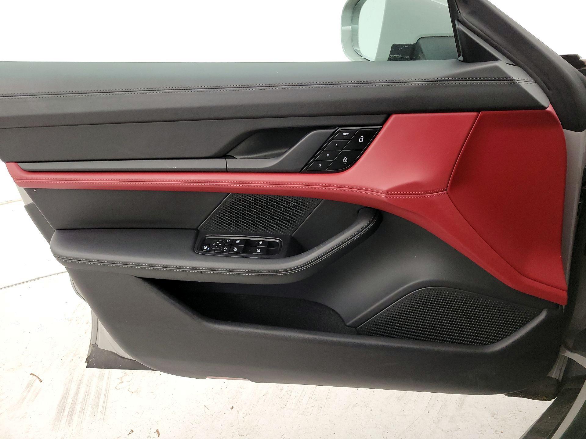 Thumbnail: 2023 Porsche Taycan - 12