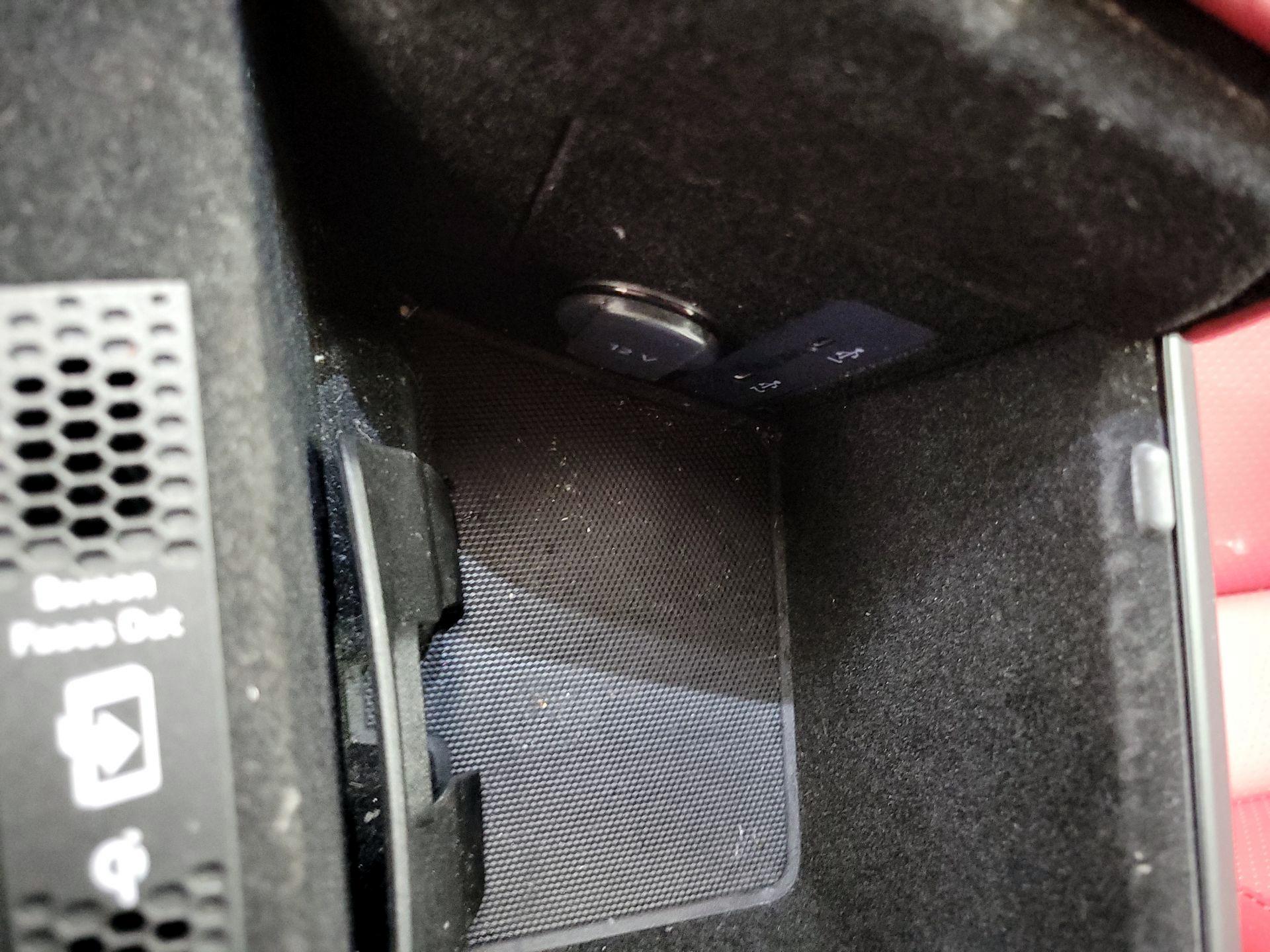 Thumbnail: 2023 Porsche Taycan - 19