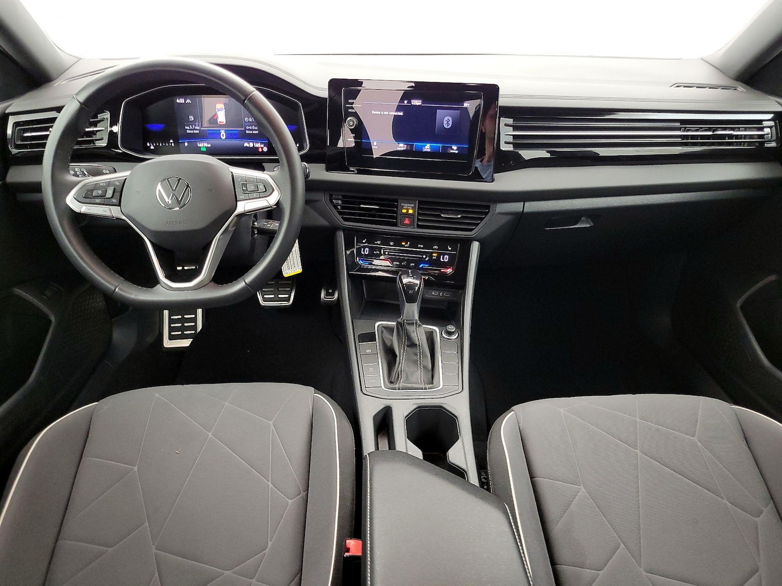 2025 Volkswagen Jetta Sport - Photo 10