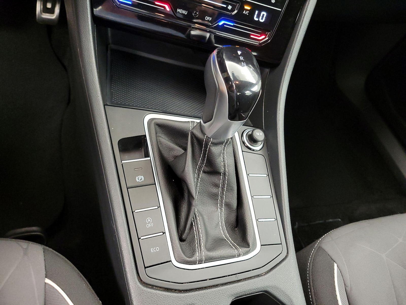 2025 Volkswagen Jetta Sport - Photo 18
