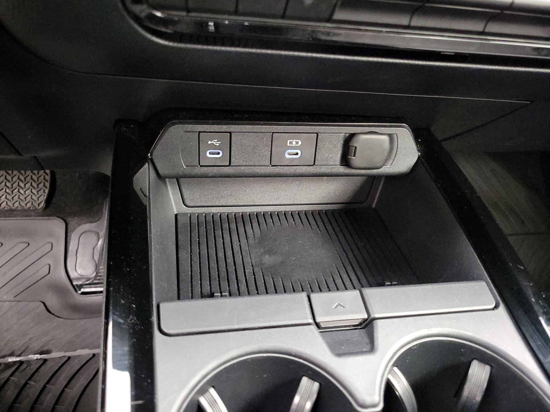 Thumbnail: 2024 Toyota Prius - 18