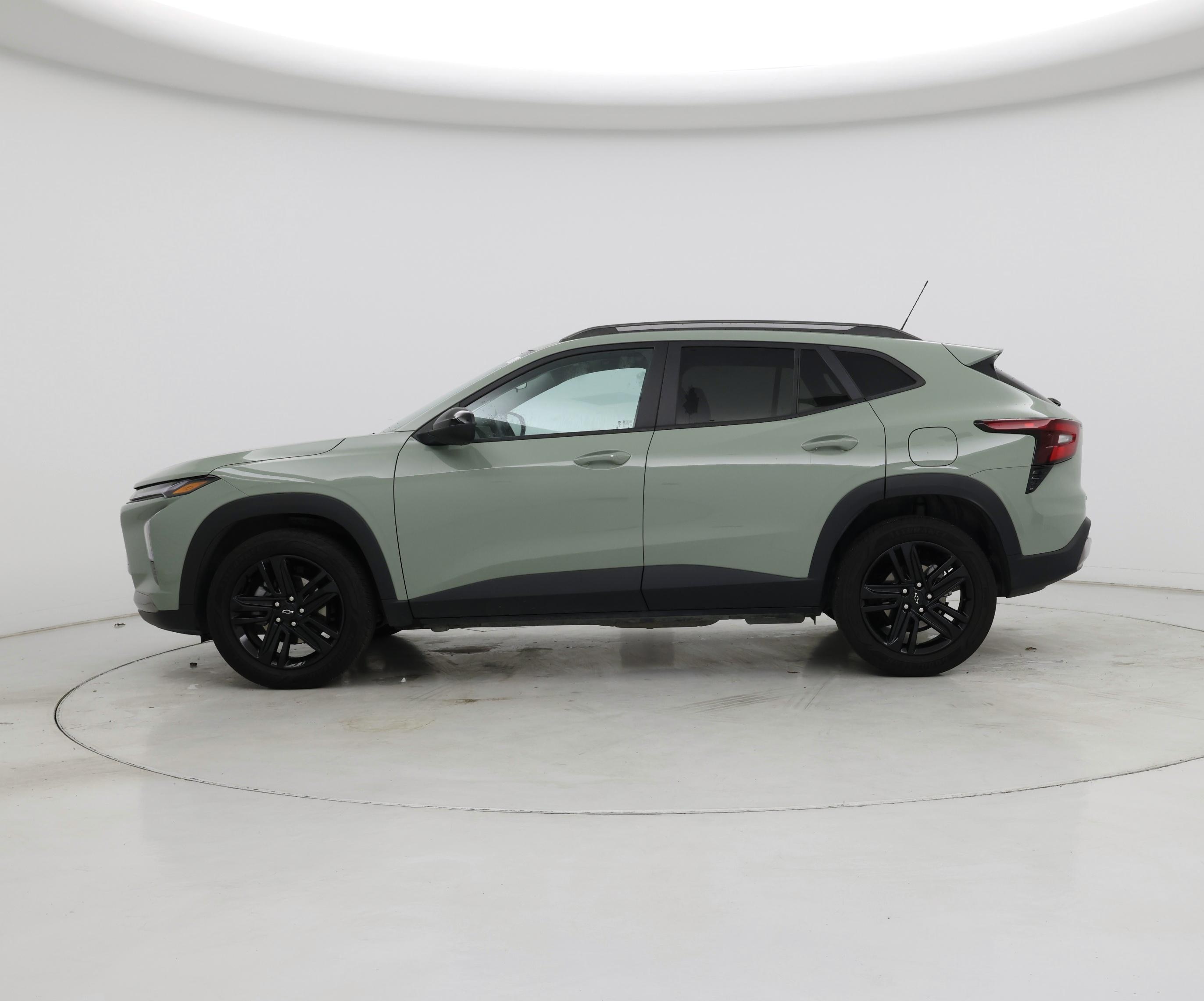 Thumbnail: 2024 Chevrolet Trax - 3