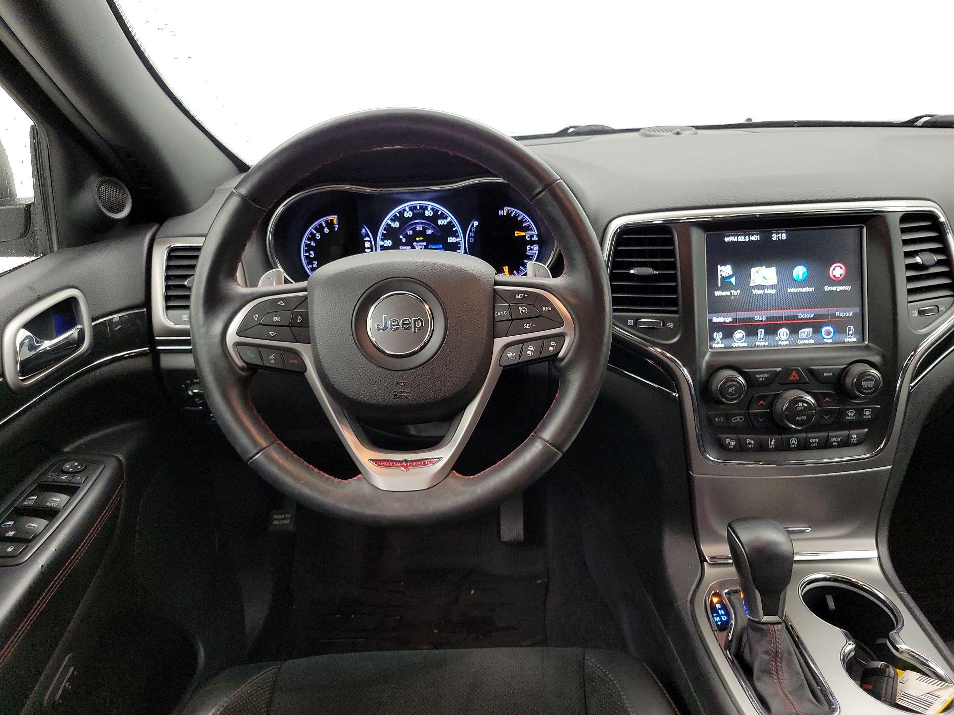 Thumbnail: 2017 Jeep Grand Cherokee - 10