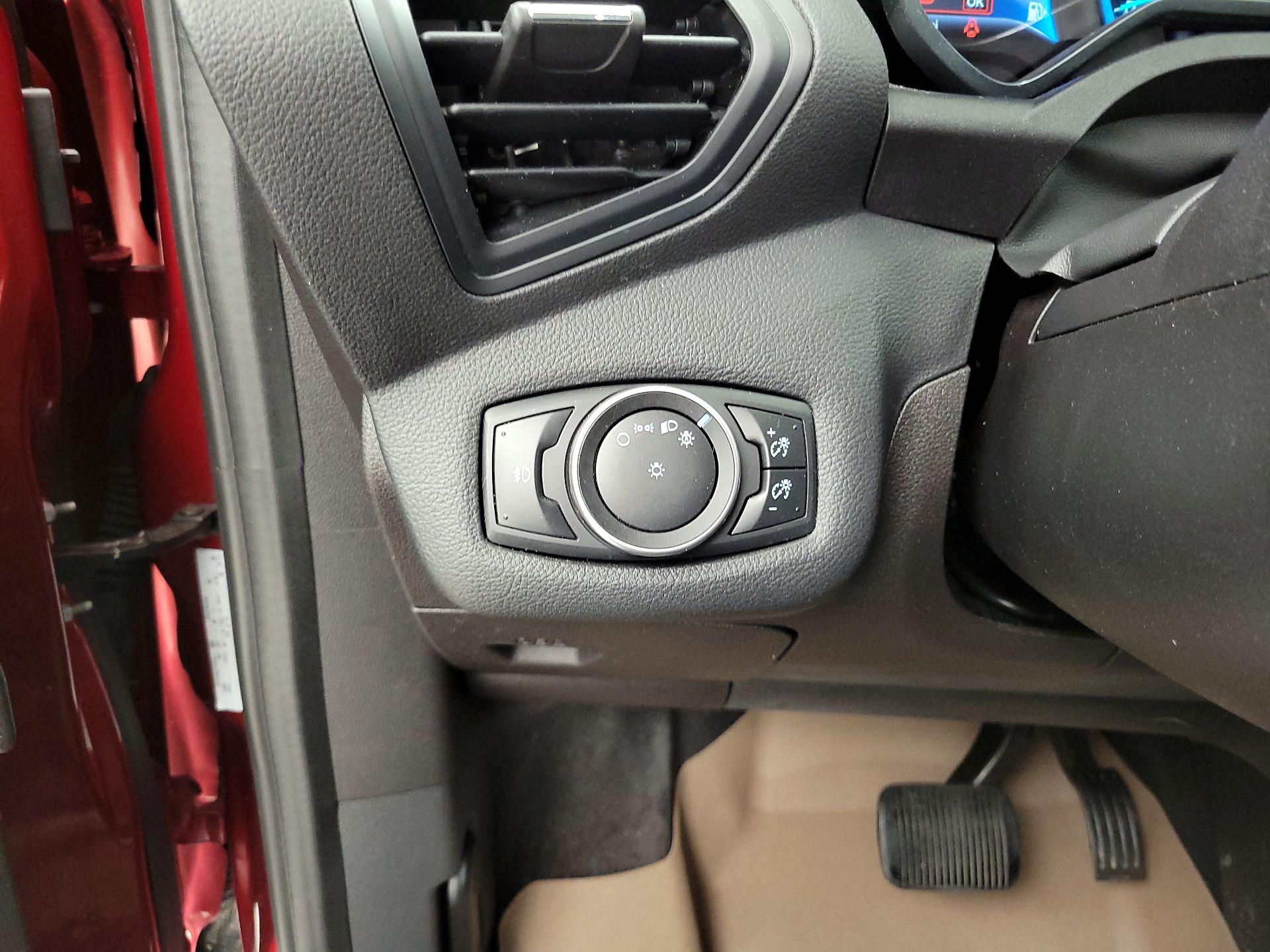 Thumbnail: 2015 Ford C-Max - 13