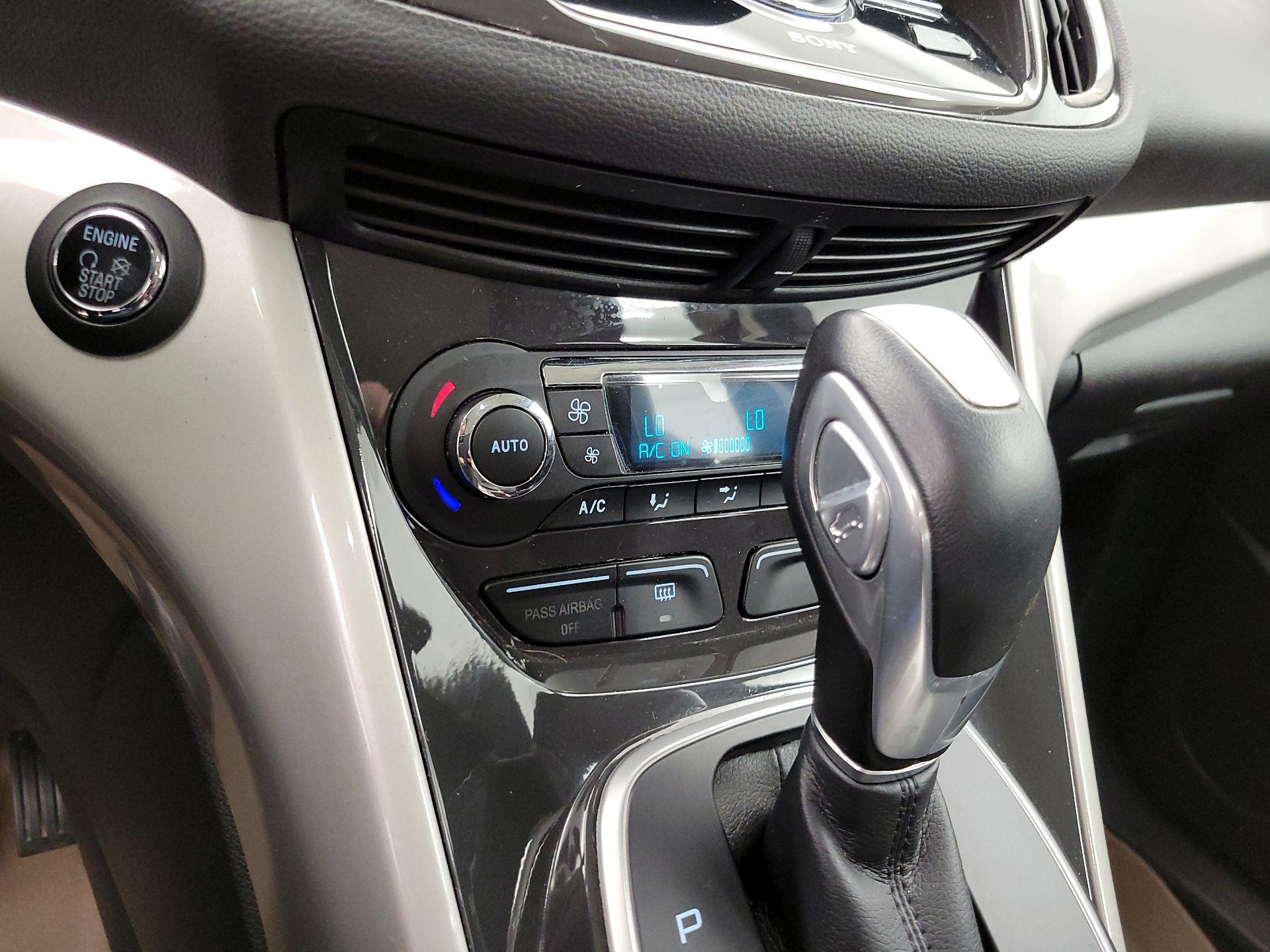 Thumbnail: 2015 Ford C-Max - 17