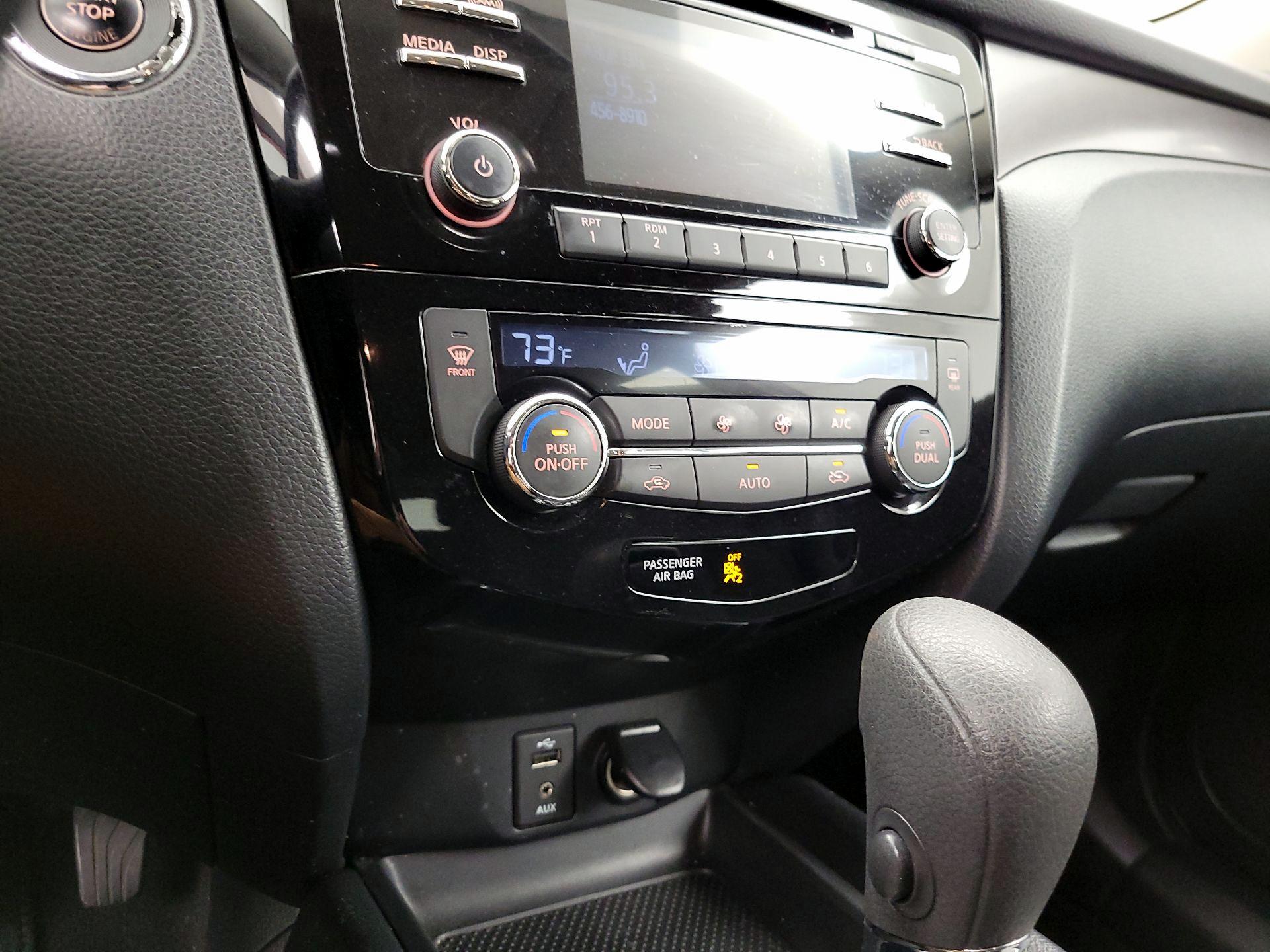 Thumbnail: 2016 Nissan Rogue - 16