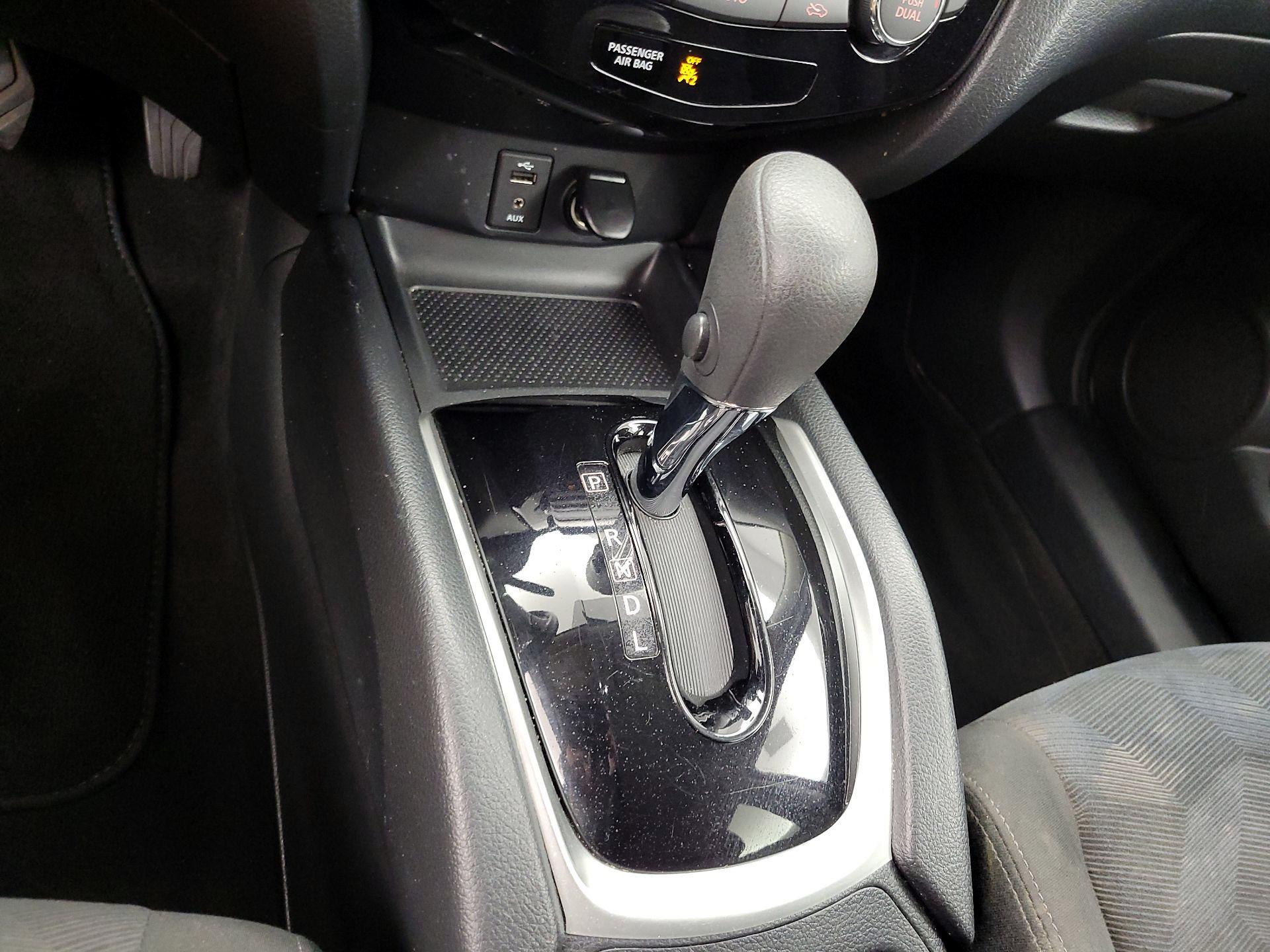 Thumbnail: 2016 Nissan Rogue - 17