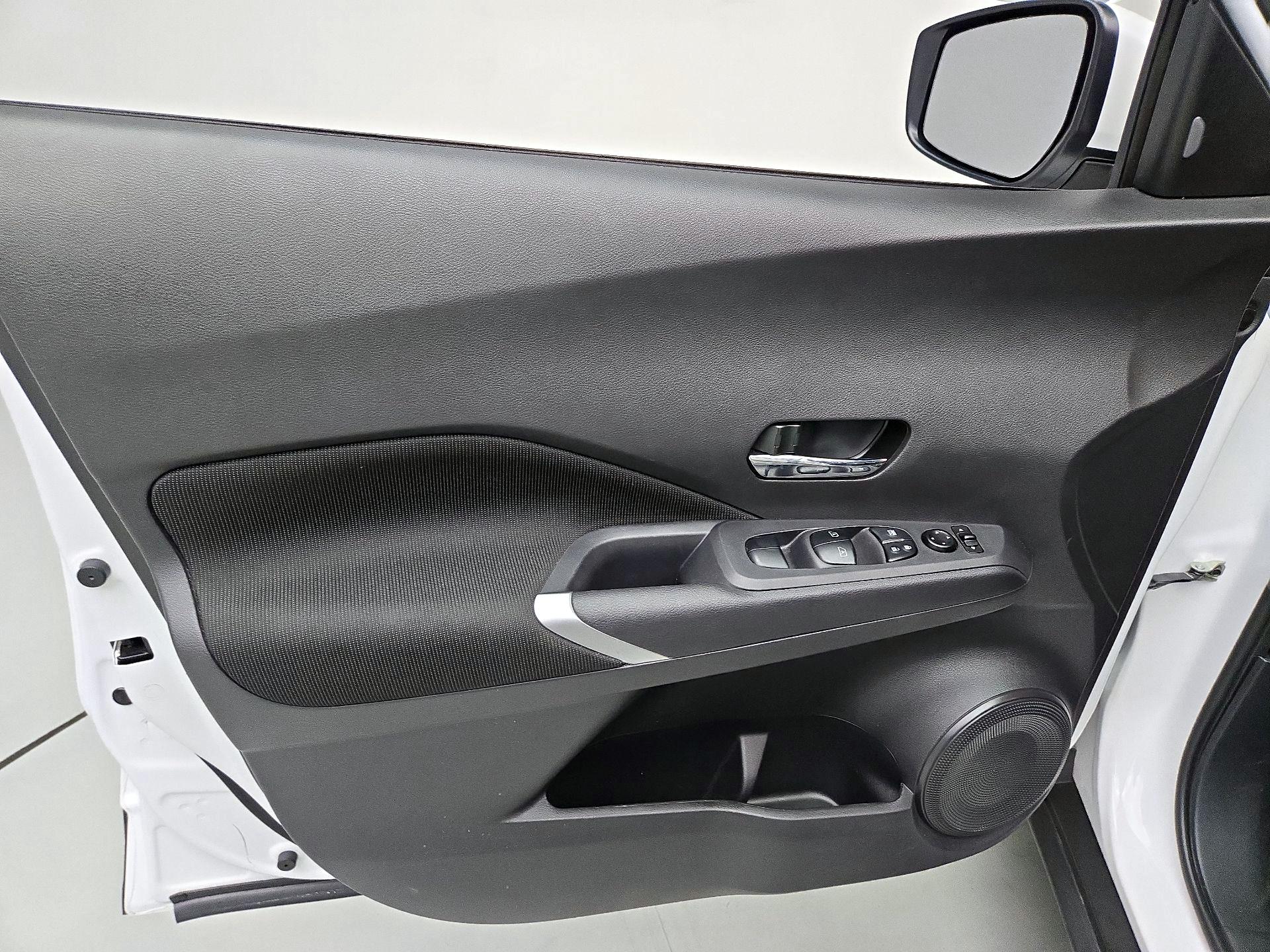 Thumbnail: 2024 Nissan Kicks - 12