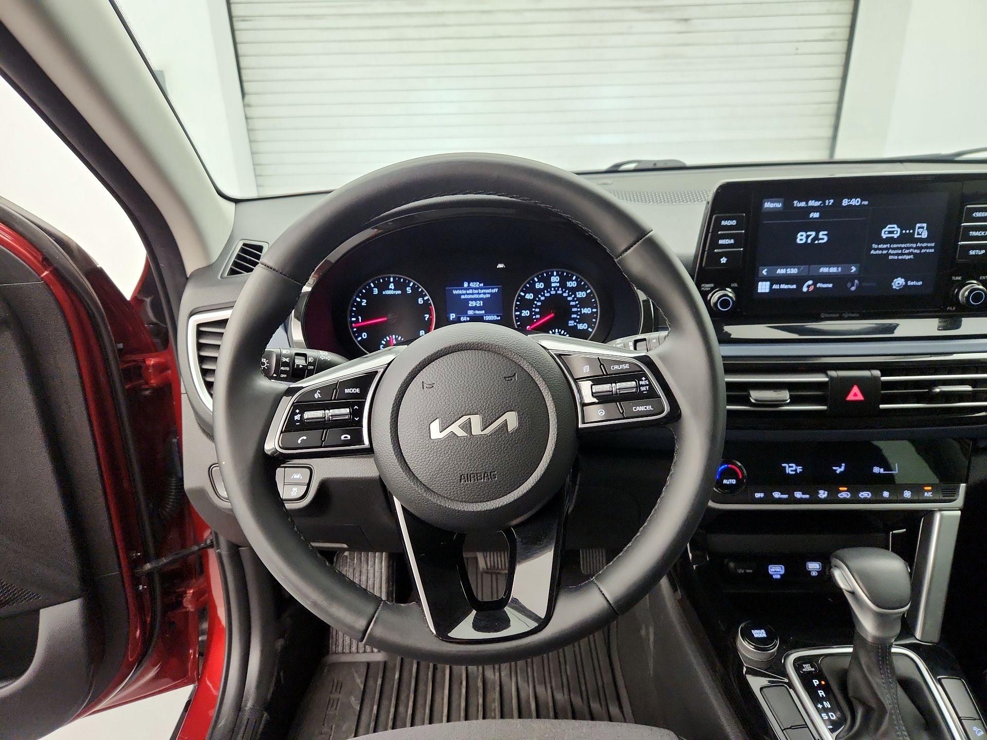 Thumbnail: 2023 Kia Seltos - 10