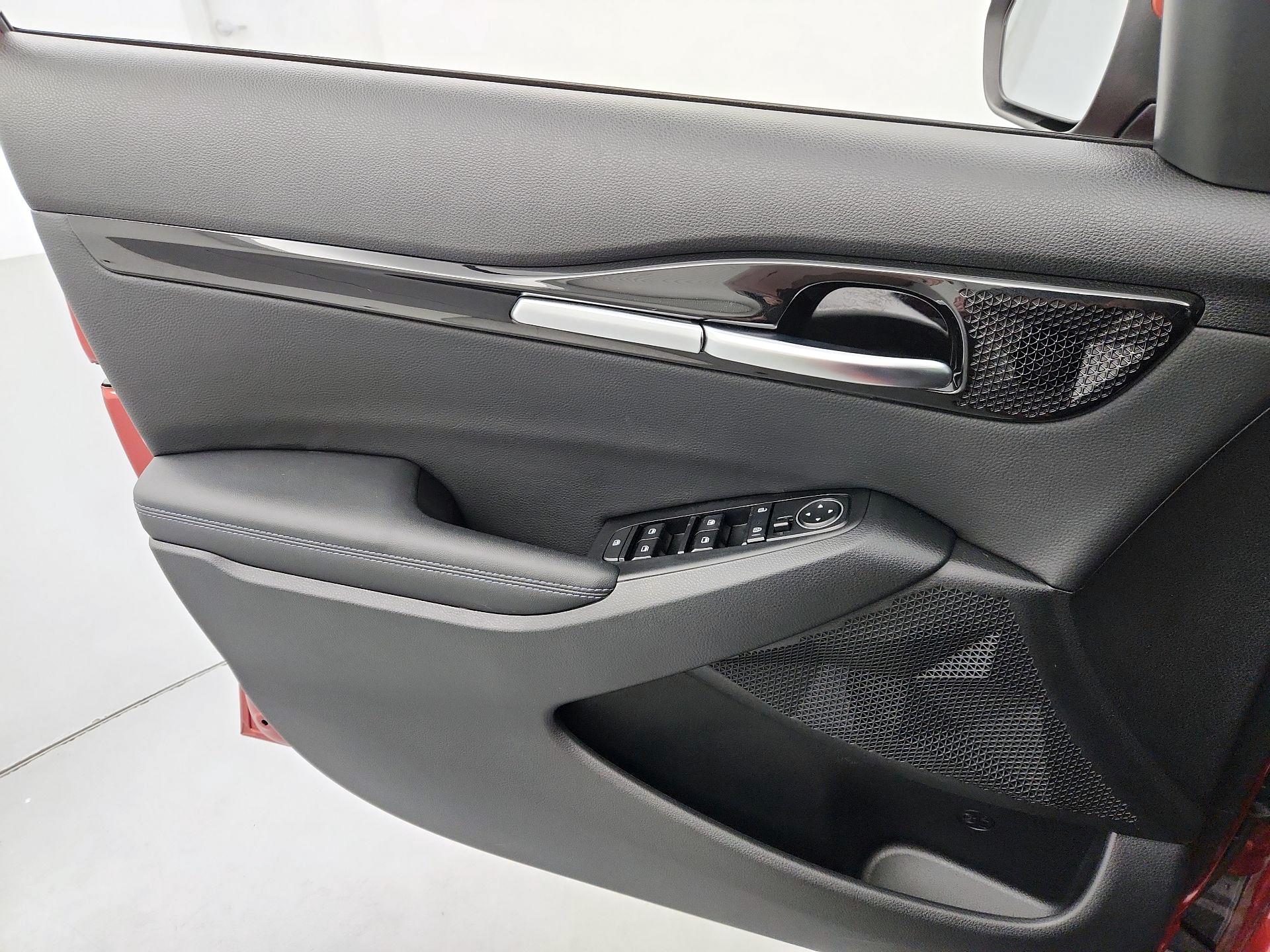 Thumbnail: 2023 Kia Seltos - 12