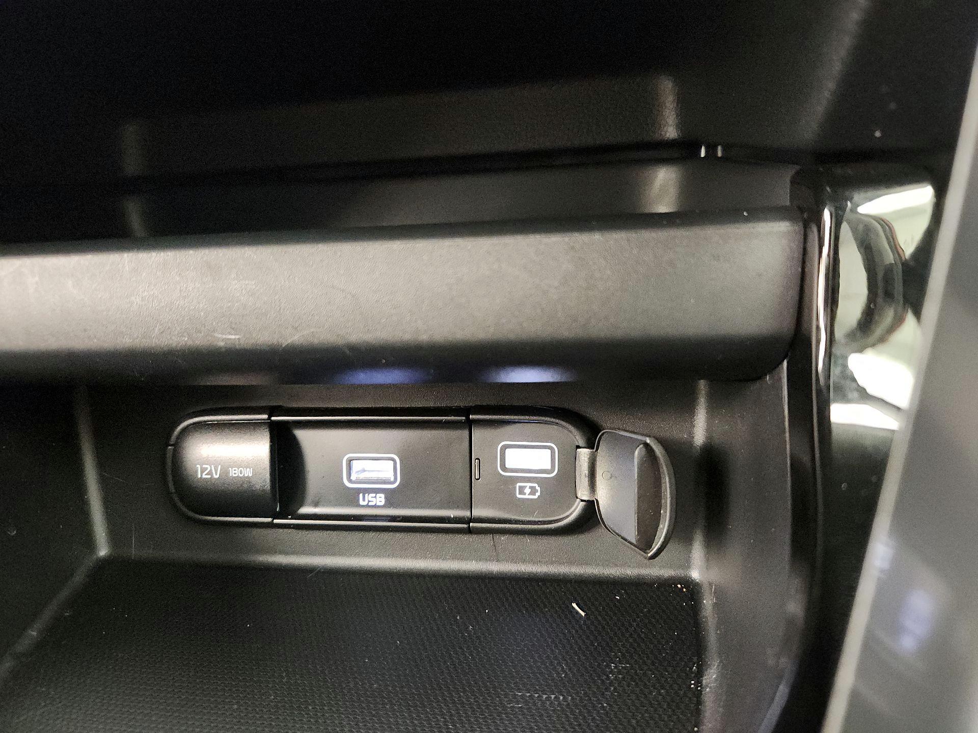 Thumbnail: 2023 Kia Seltos - 18