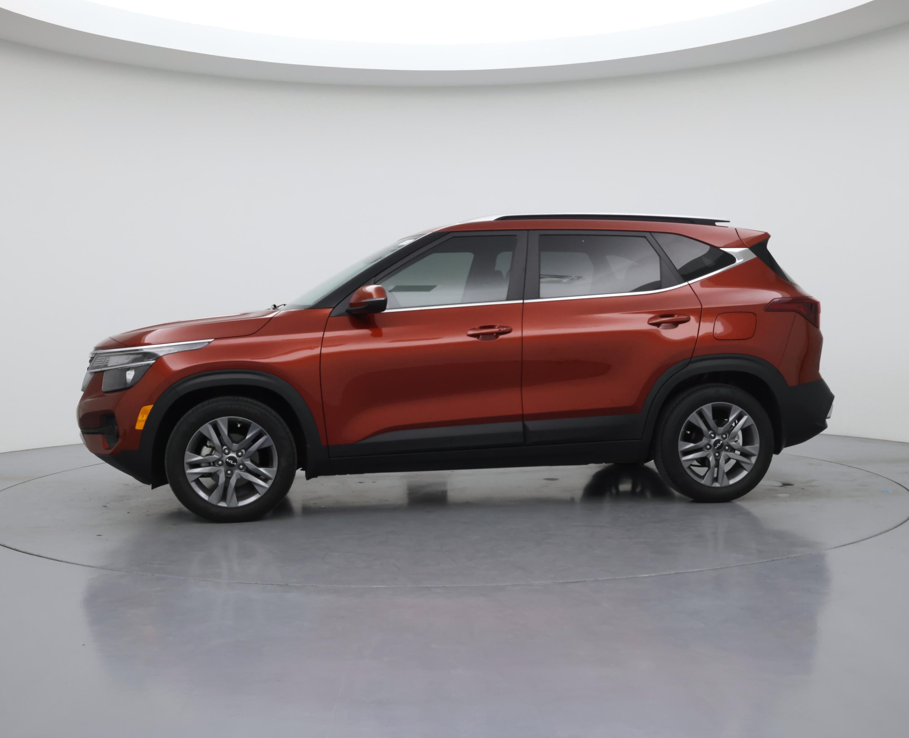 Thumbnail: 2023 Kia Seltos - 3