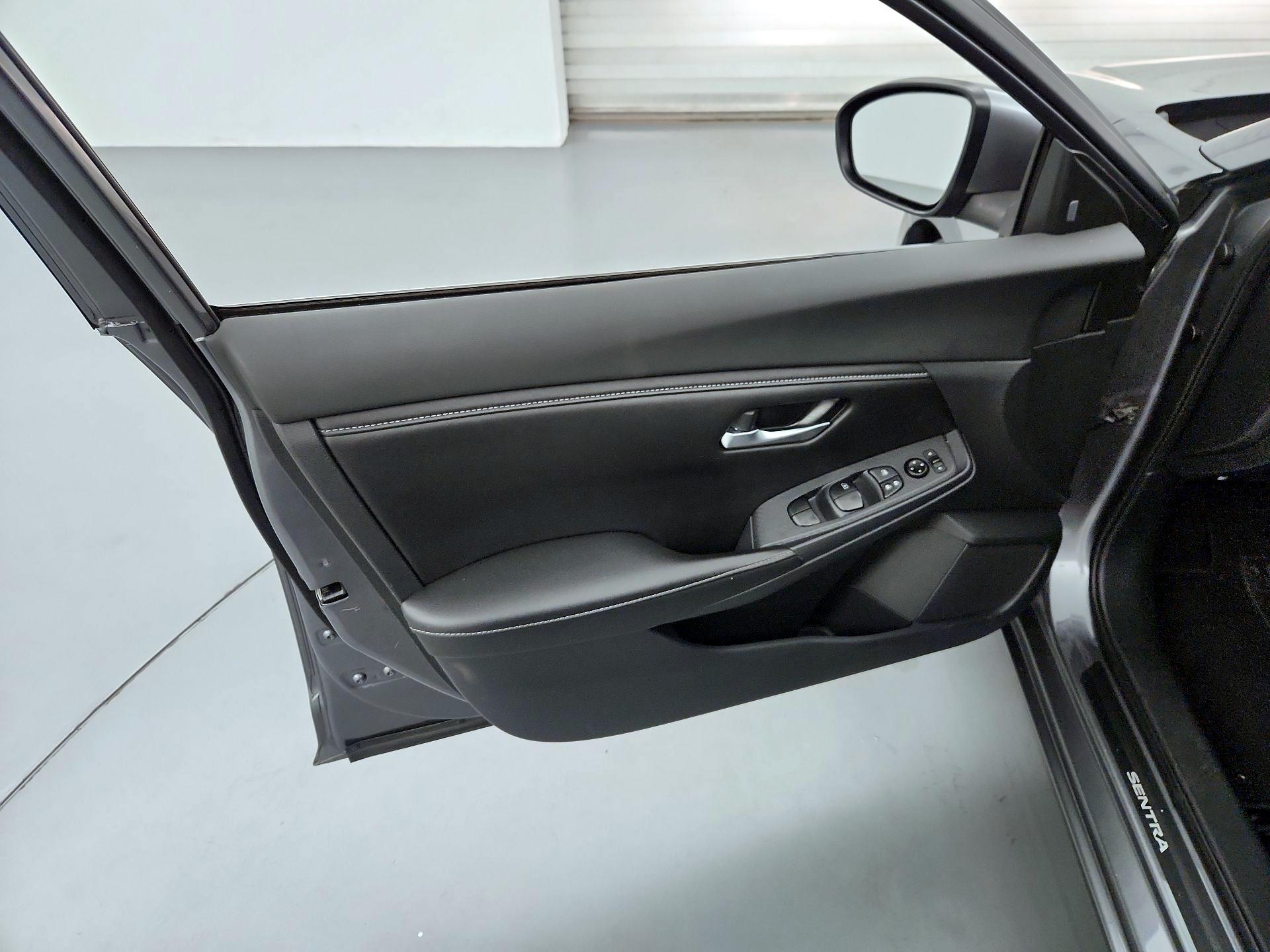 Thumbnail: 2022 Nissan Sentra - 12