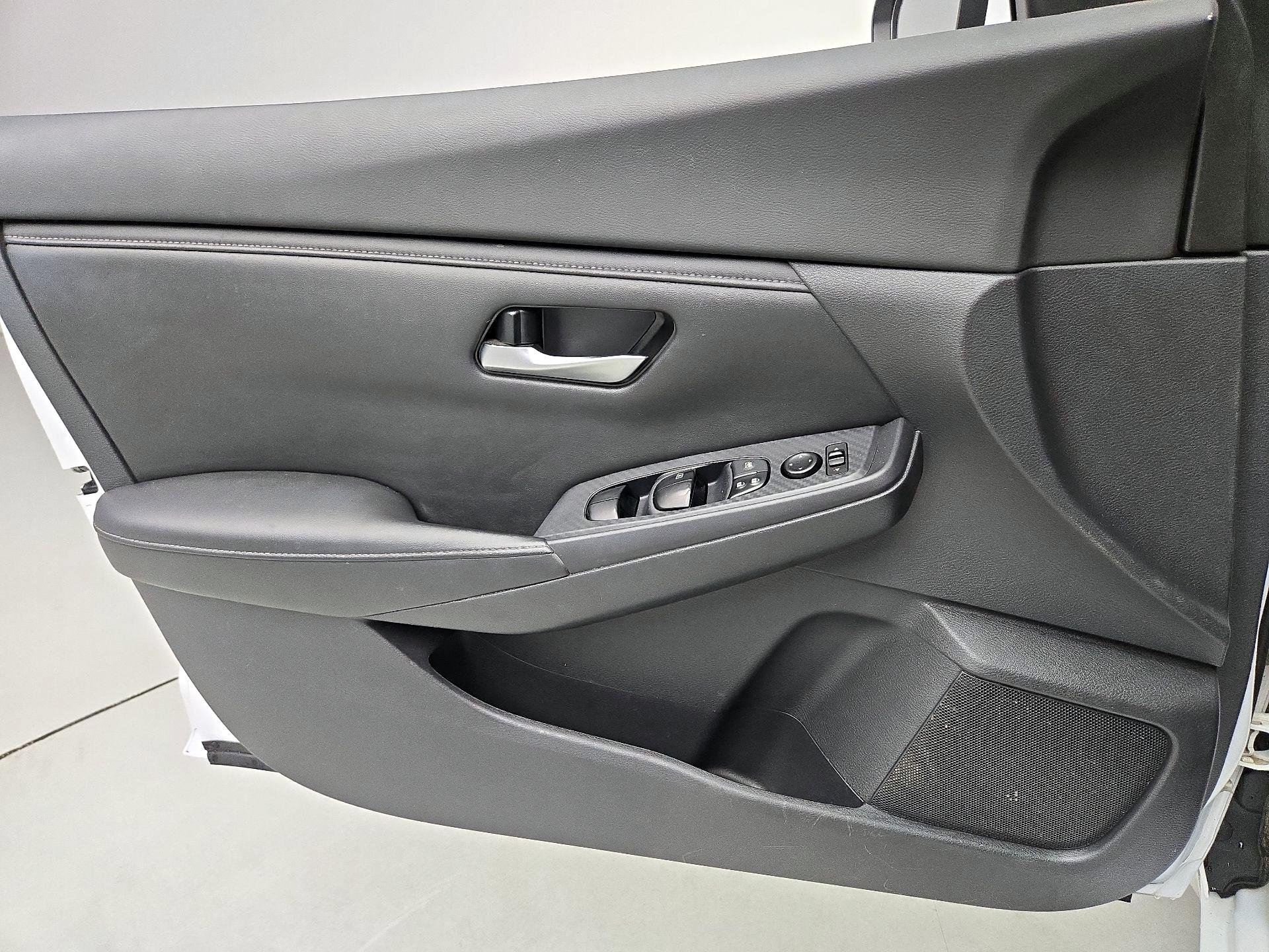 Thumbnail: 2021 Nissan Sentra - 12