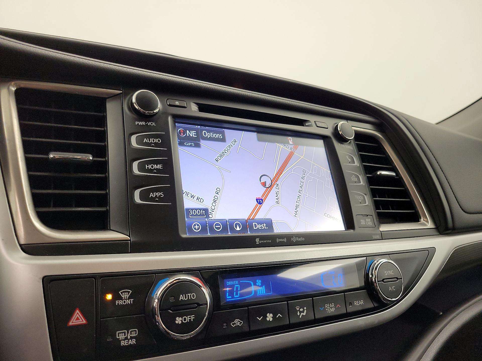 Thumbnail: 2019 Toyota Highlander - 14