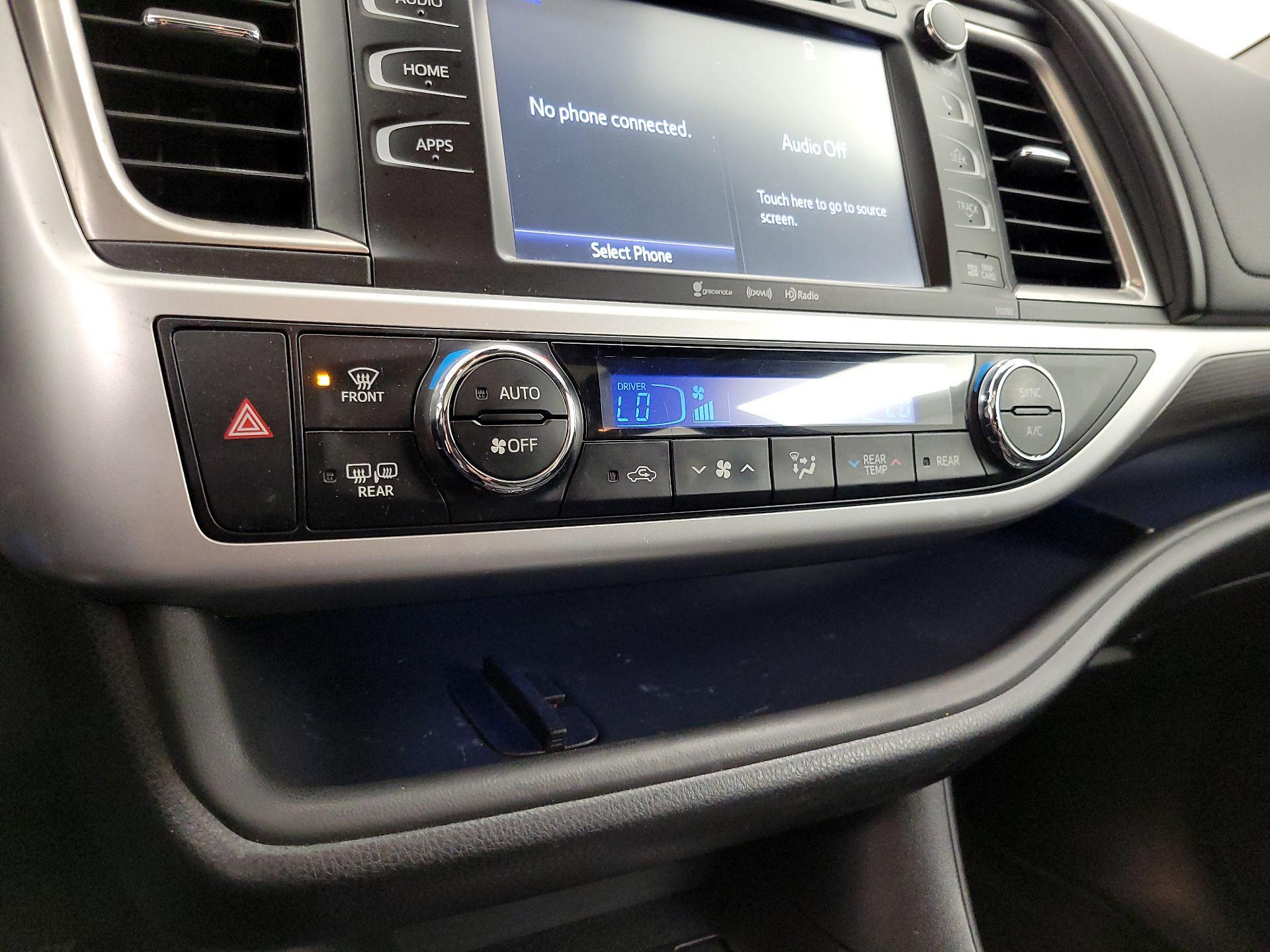 Thumbnail: 2019 Toyota Highlander - 17